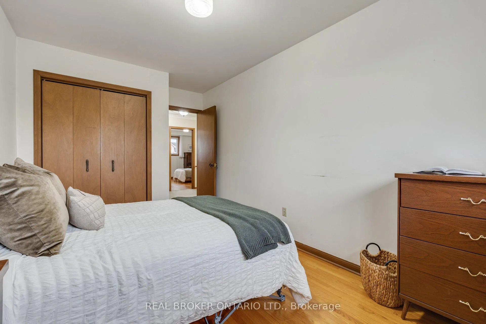 Photo 22 of 56A Treeview Drive, Etobicoke, Alderwood — HOMEH