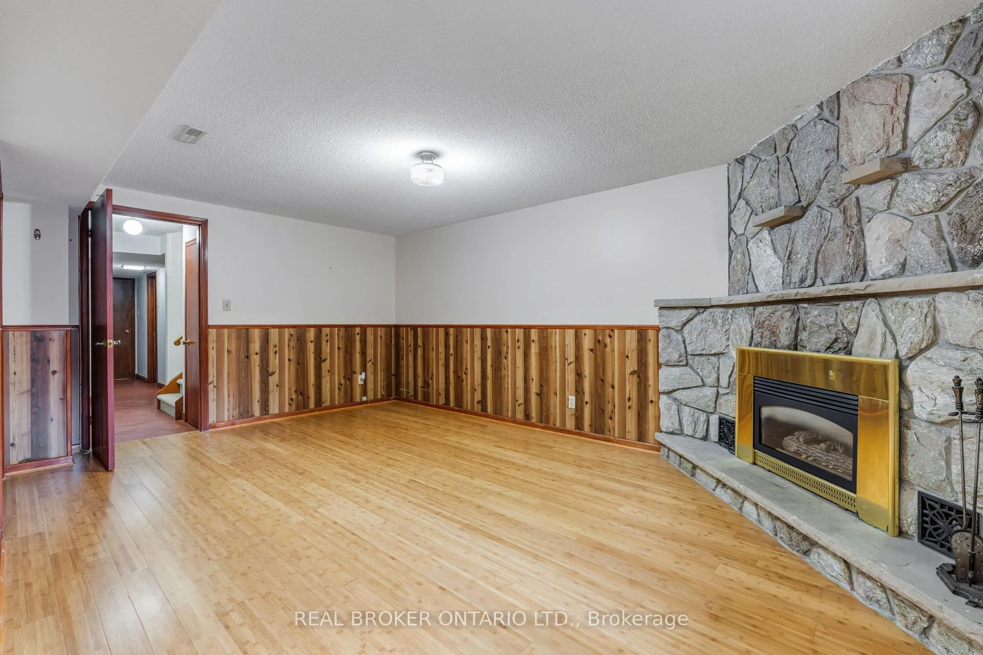 Photo 30 of 56A Treeview Drive, Etobicoke, Alderwood — HOMEH