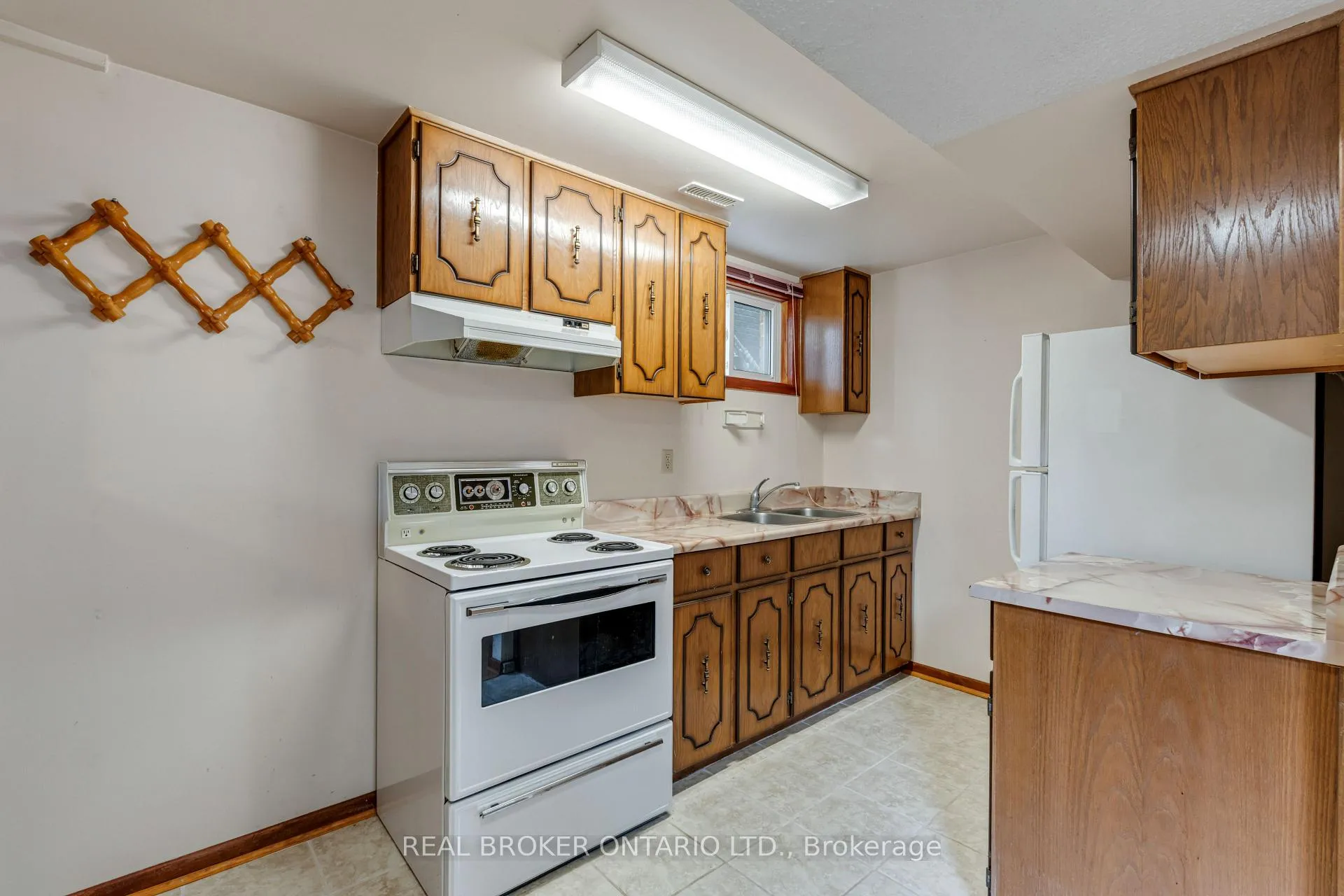 Photo 31 of 56A Treeview Drive, Etobicoke, Alderwood — HOMEH