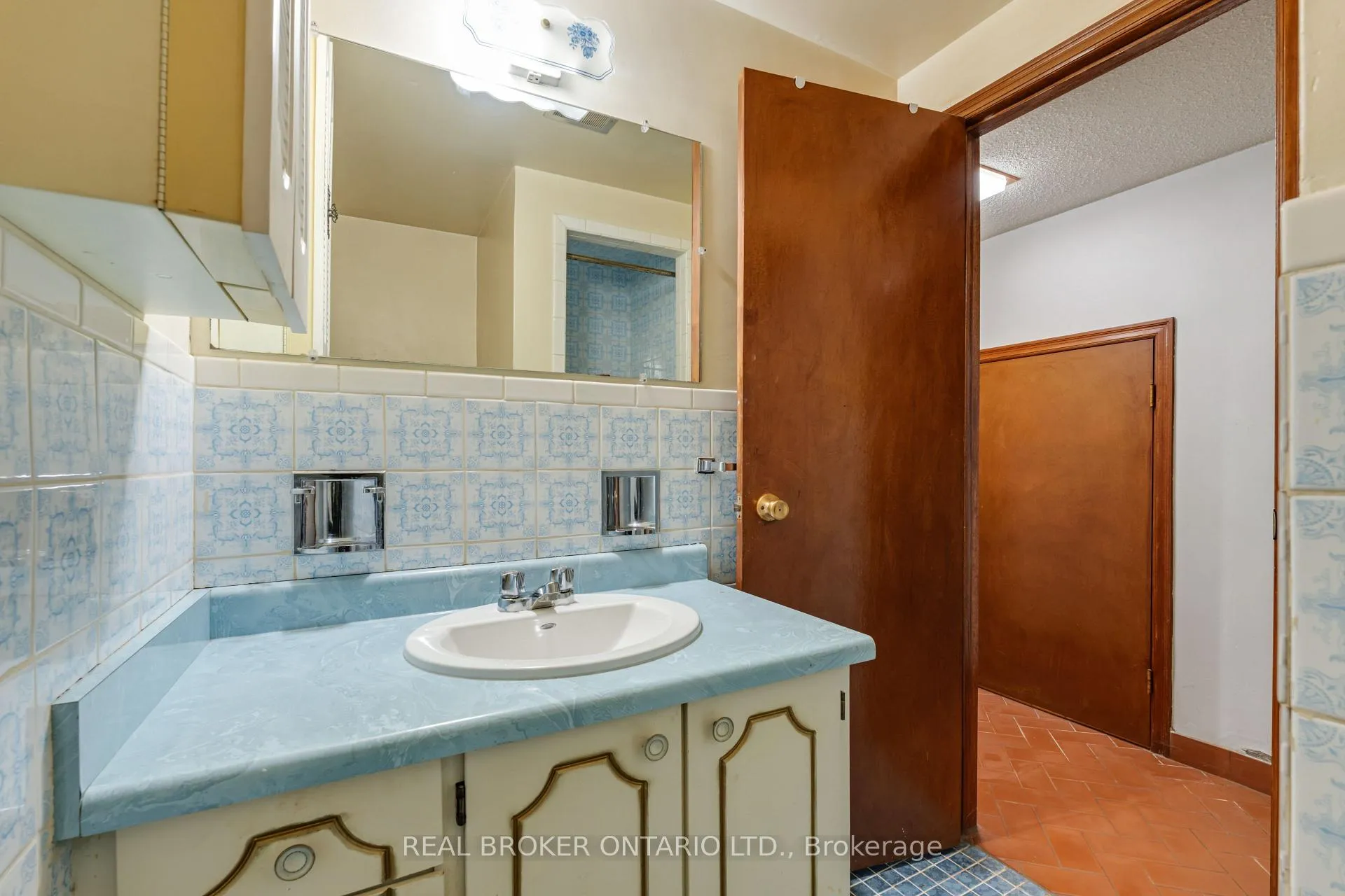 Photo 34 of 56A Treeview Drive, Etobicoke, Alderwood — HOMEH