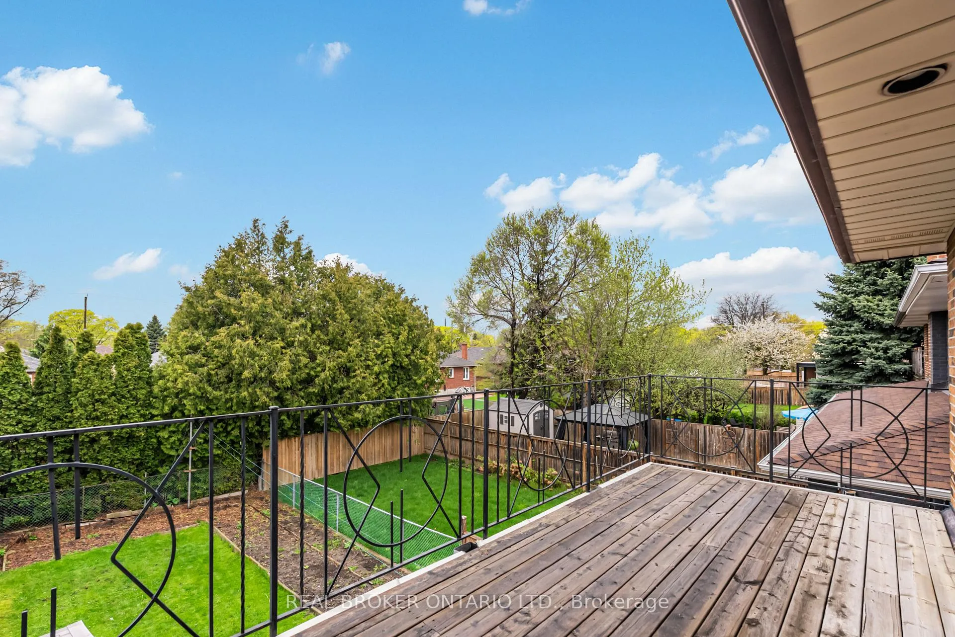 Photo 40 of 56A Treeview Drive, Etobicoke, Alderwood — HOMEH
