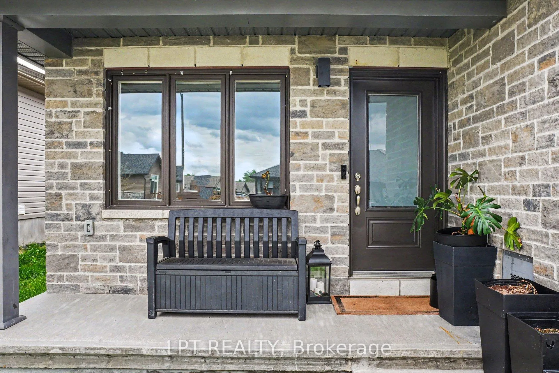 Photo 3 of 34 Morgan Clouthier Way, Arnprior — HOMEH