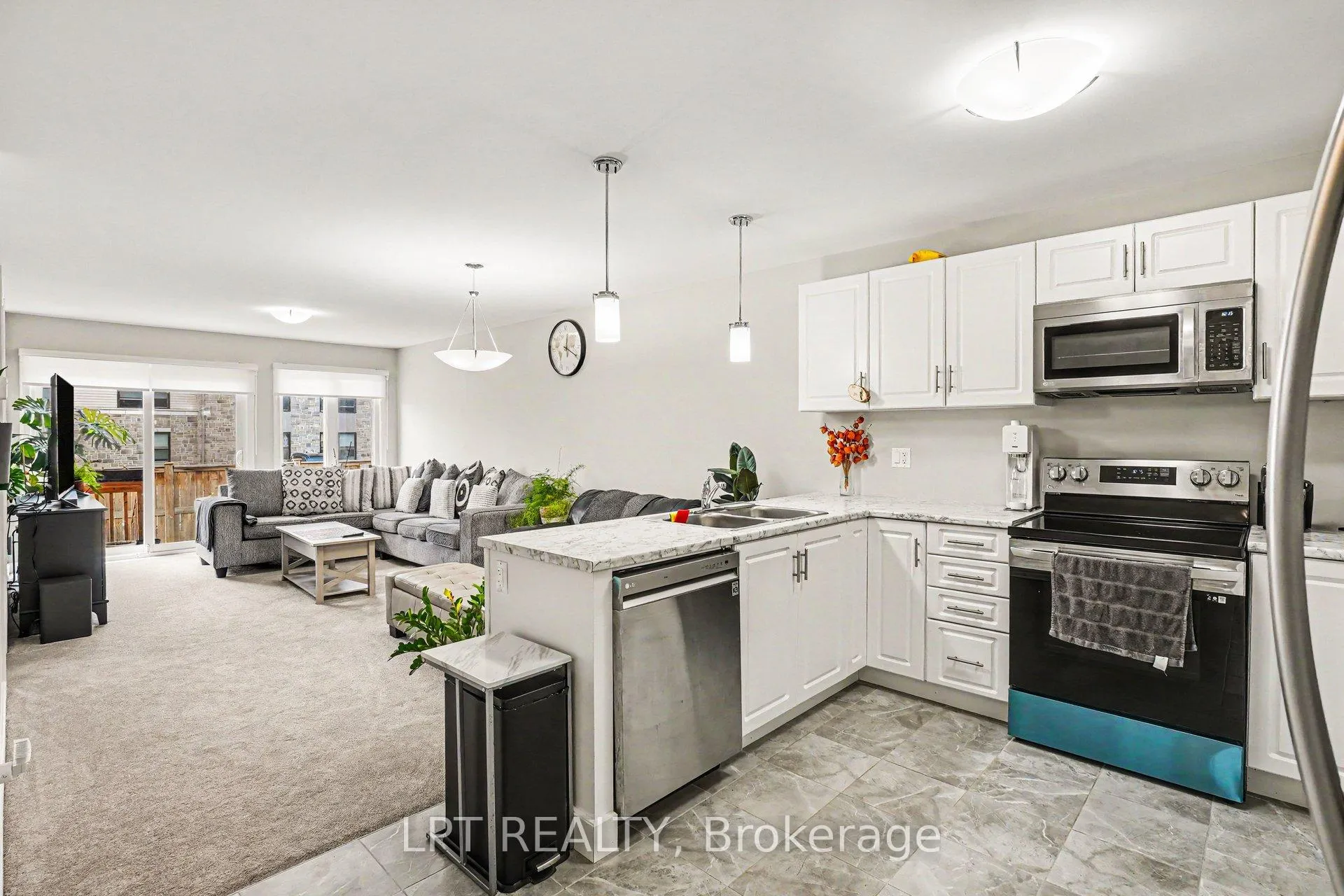 Photo 9 of 34 Morgan Clouthier Way, Arnprior — HOMEH