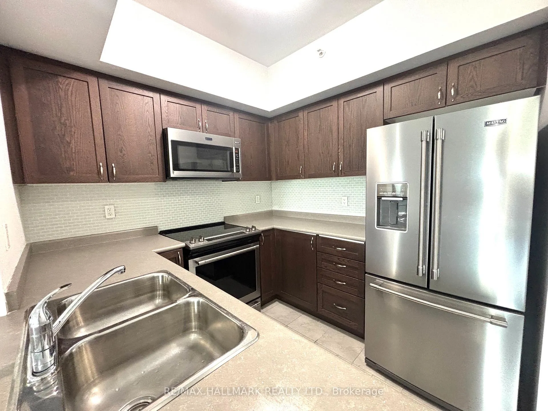 Photo 3 of Unit 107, 295 Cundles Road E, Barrie, Alliance — HOMEH