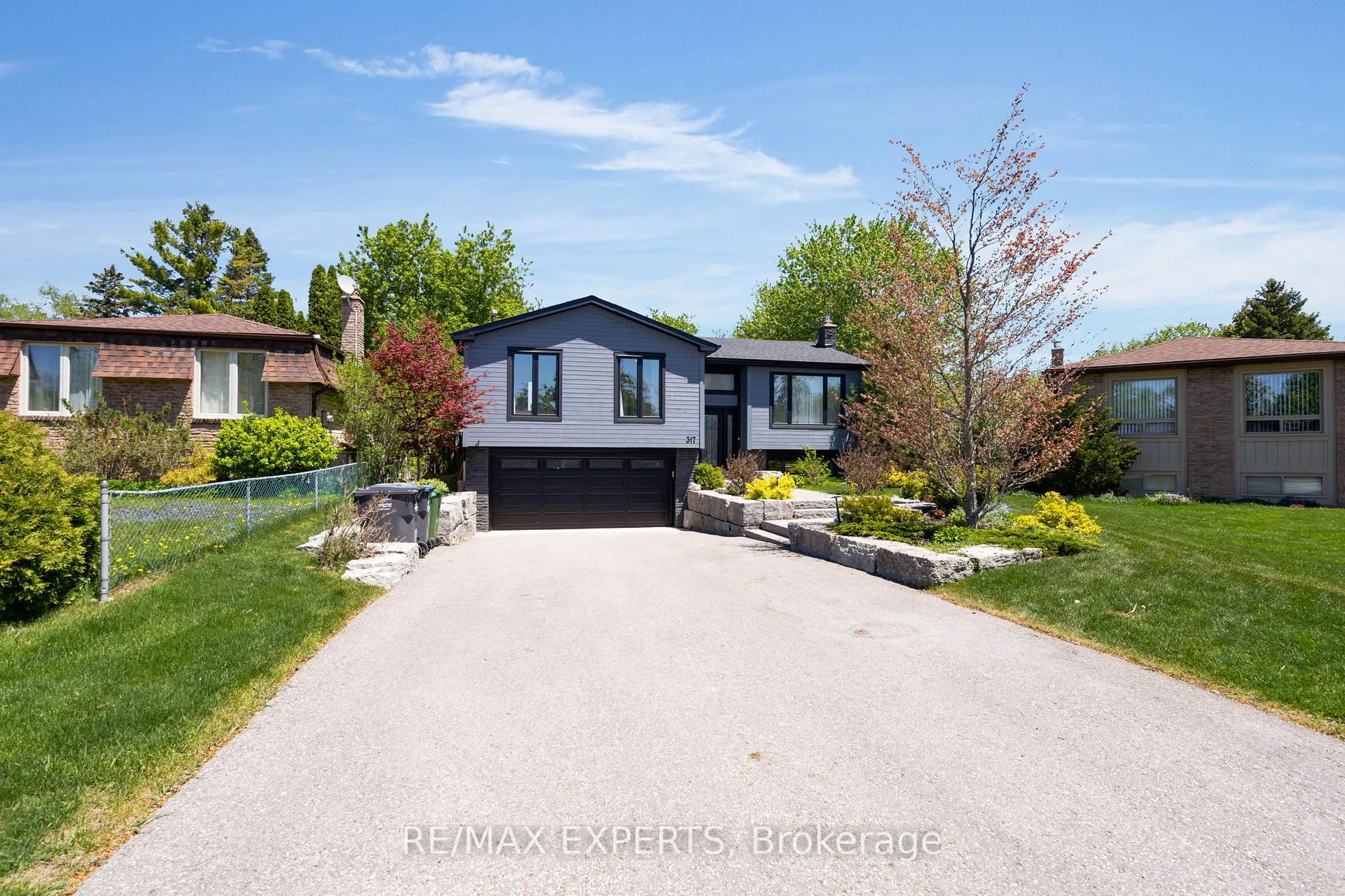 Photo 2 of 317 Marple Crescent, Caledon, Bolton North — HOMEH