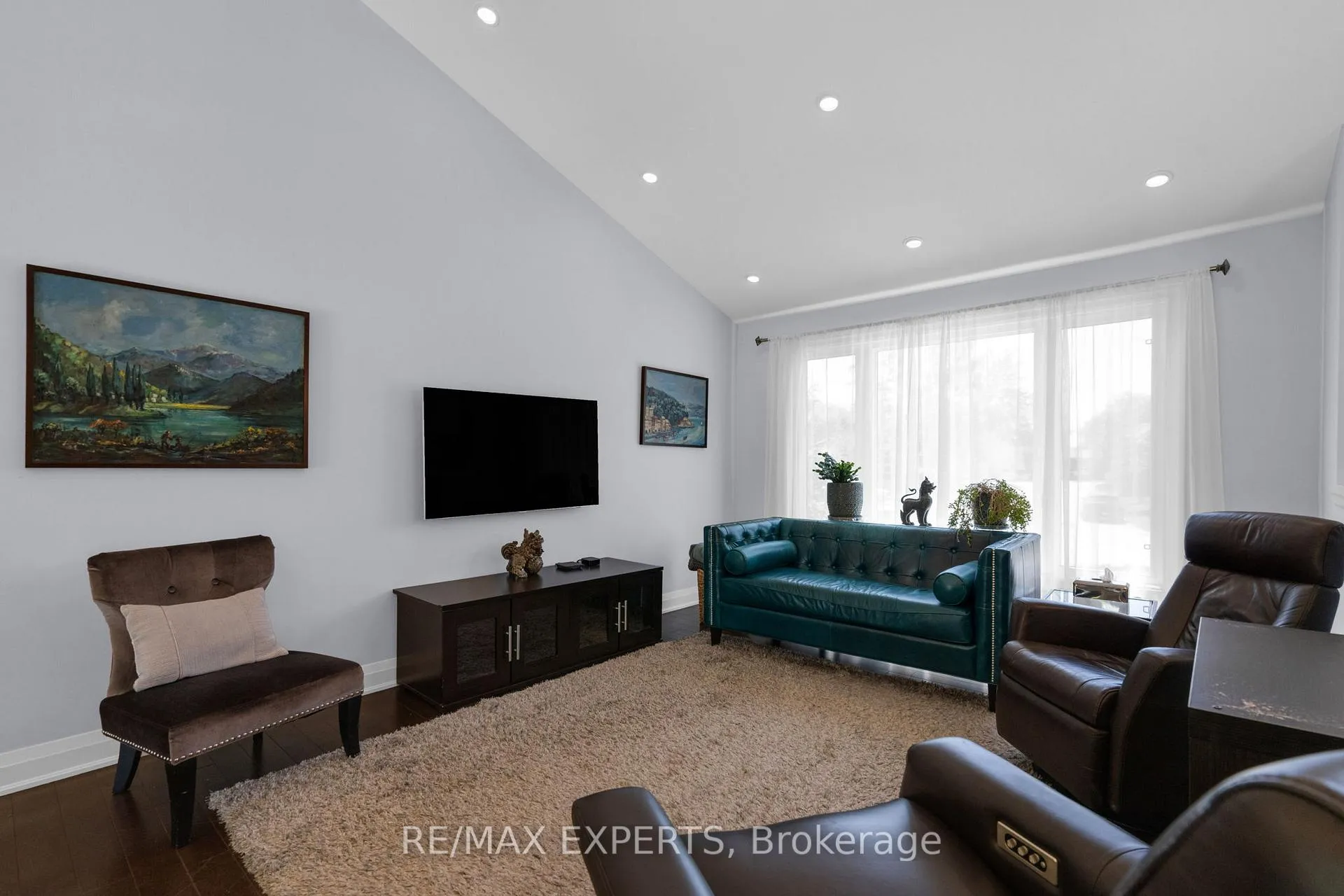 Photo 6 of 317 Marple Crescent, Caledon, Bolton North — HOMEH