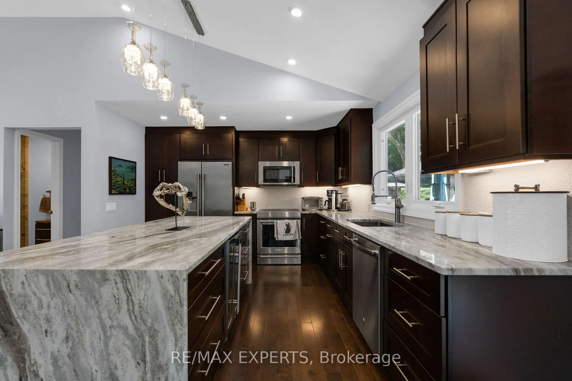 Photo 9 of 317 Marple Crescent, Caledon, Bolton North — HOMEH