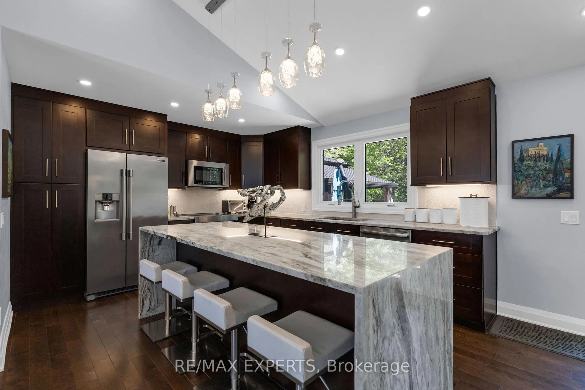Photo 10 of 317 Marple Crescent, Caledon, Bolton North — HOMEH