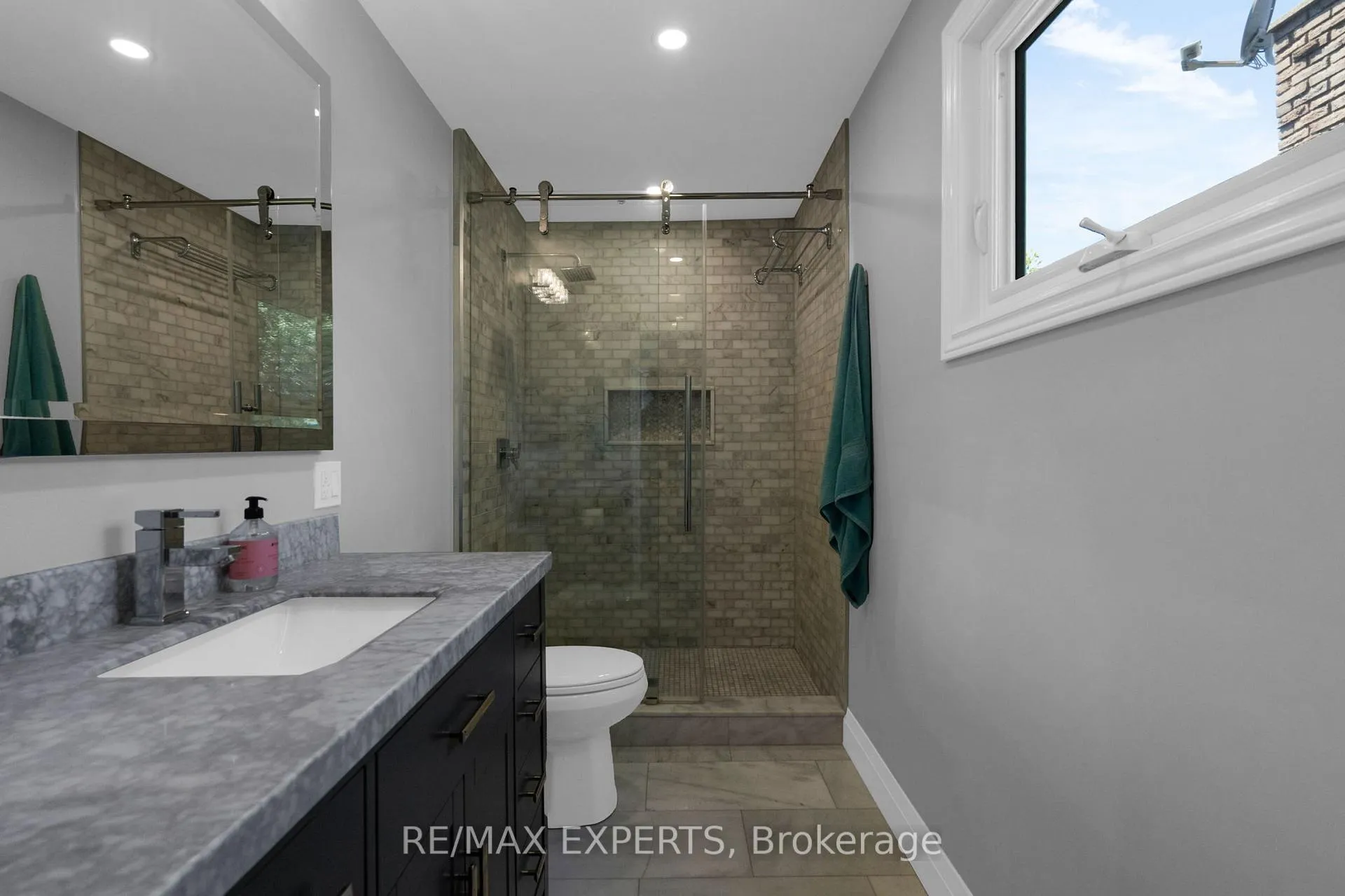 Photo 19 of 317 Marple Crescent, Caledon, Bolton North — HOMEH