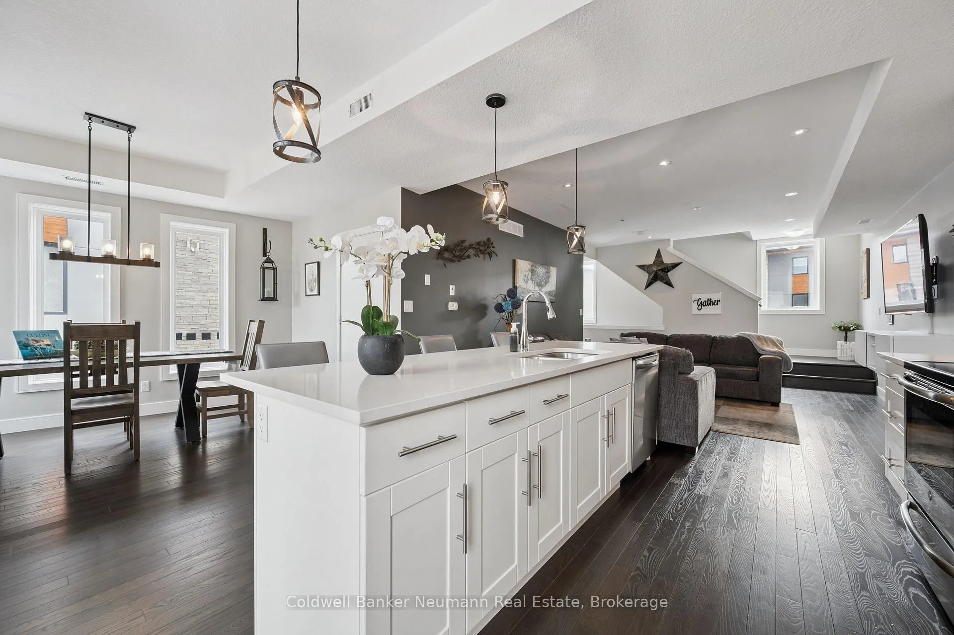 Photo 12 of Unit 8, 32 Arkell Road, Guelph, Kortright East — HOMEH