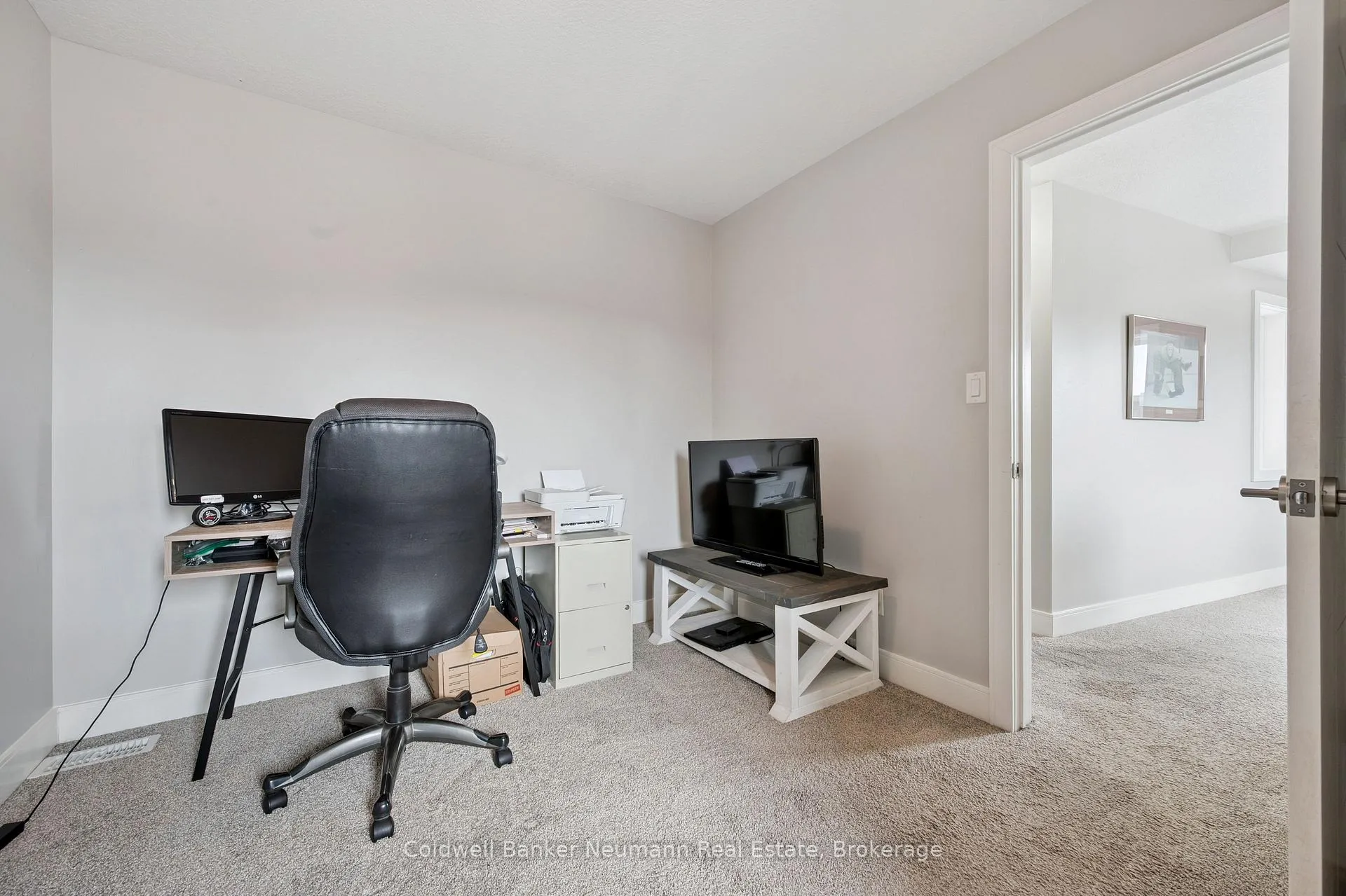 Photo 19 of Unit 8, 32 Arkell Road, Guelph, Kortright East — HOMEH