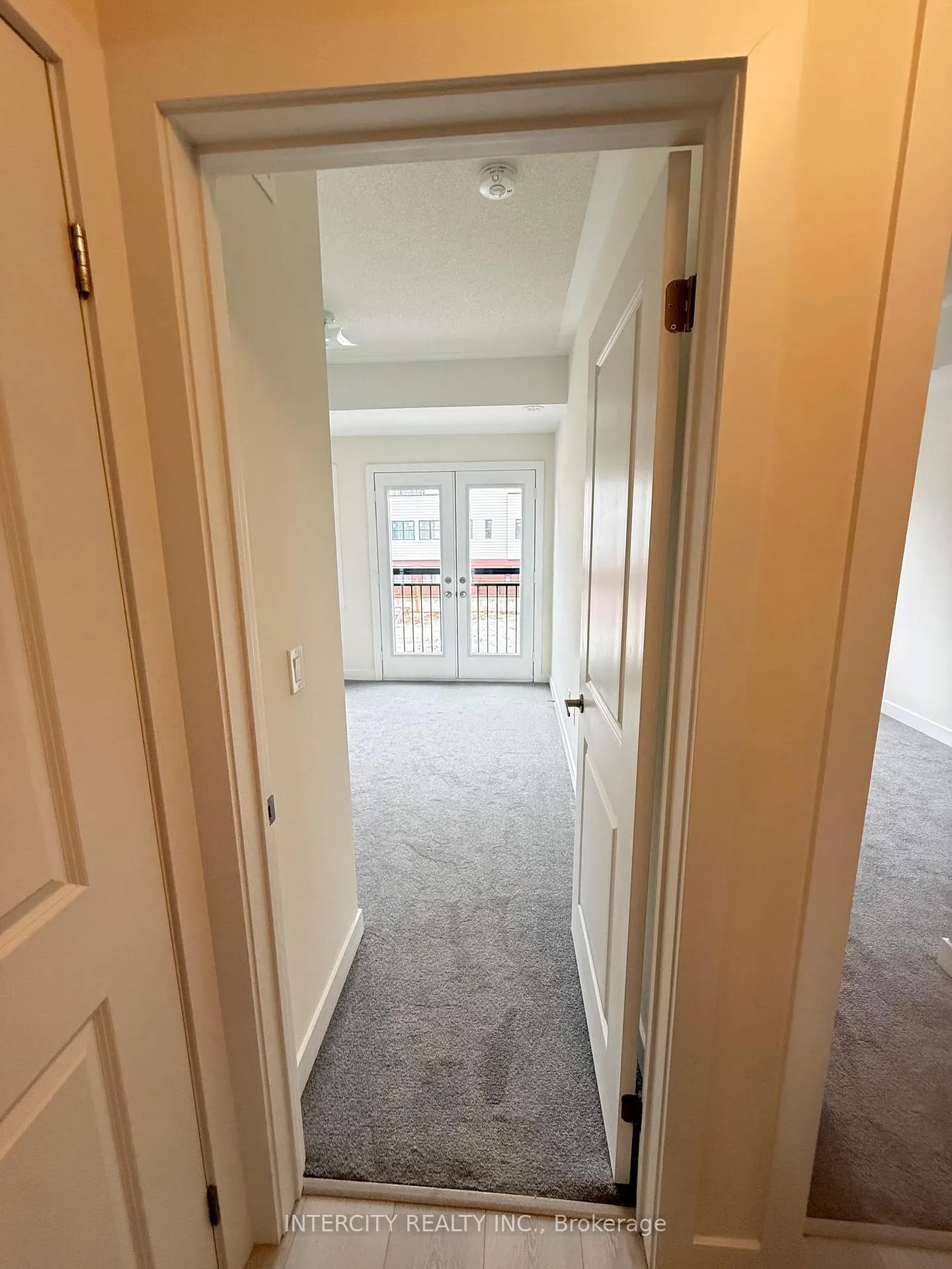 Photo 11 of Unit 235, 111-15100 Yonge Street, Aurora, Aurora Village — HOMEH