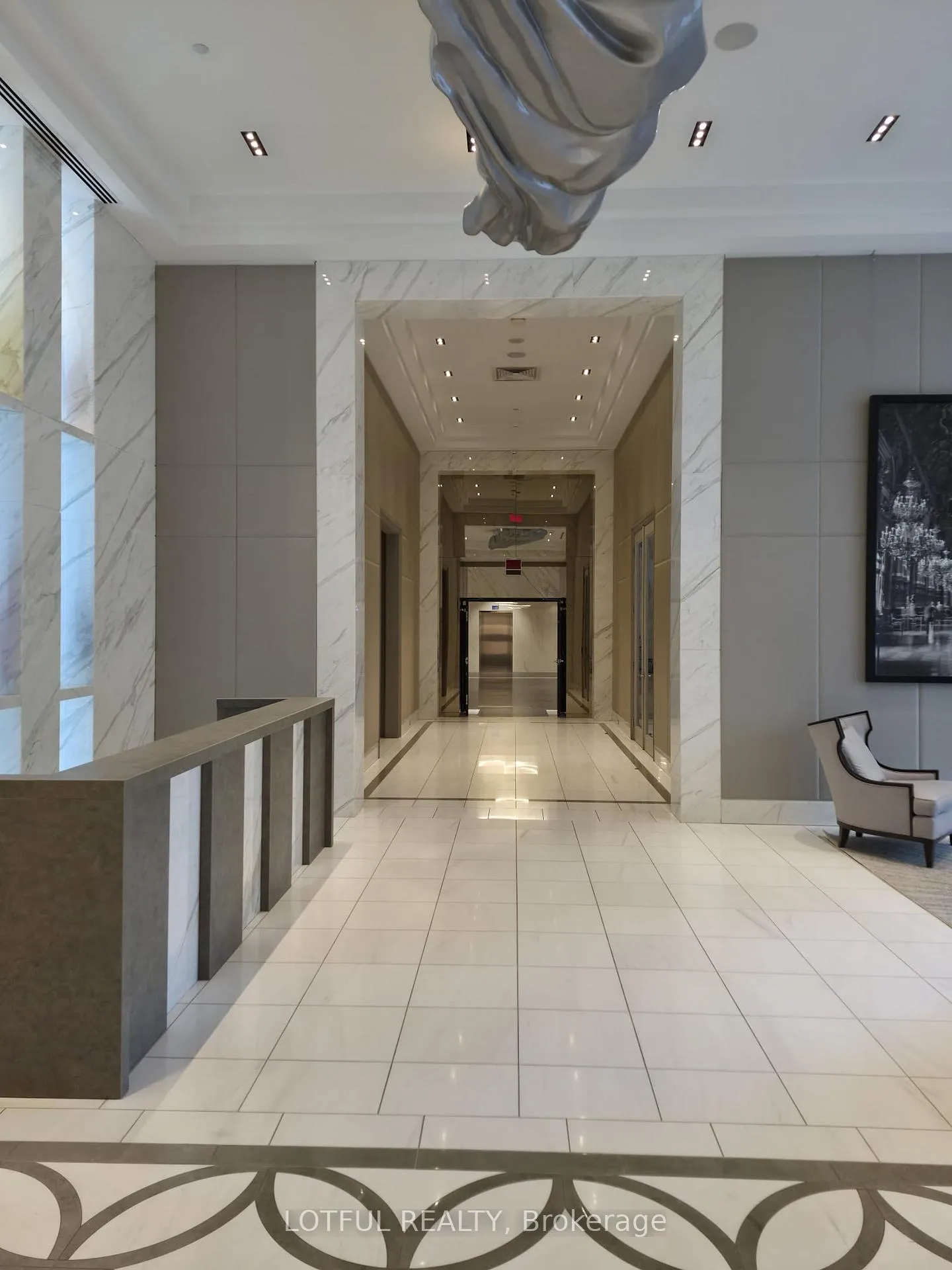 Photo 3 of Unit 403, 111 Champagne Avenue S, Ottawa, West Centre Town — HOMEH