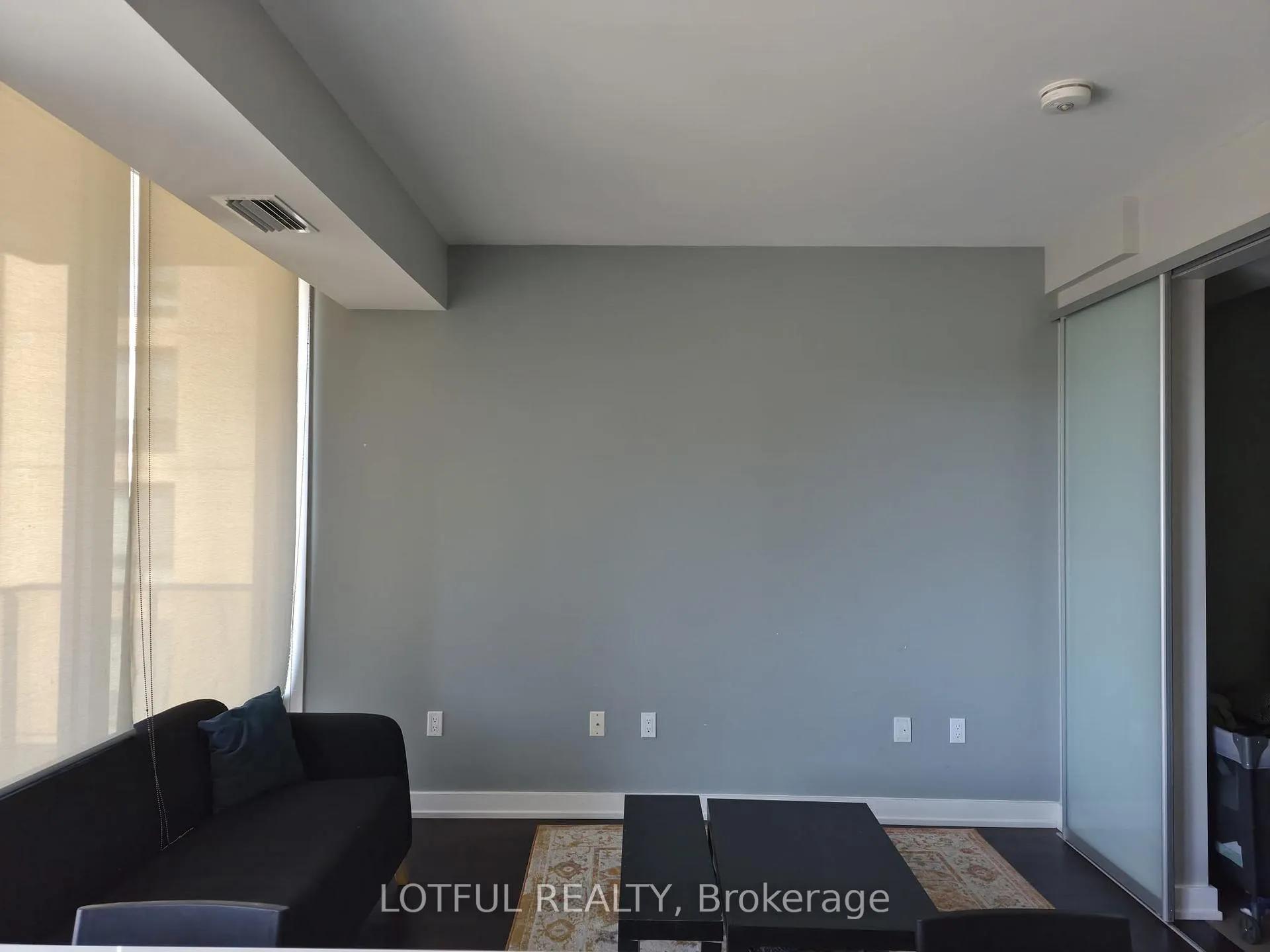 Photo 6 of Unit 403, 111 Champagne Avenue S, Ottawa, West Centre Town — HOMEH