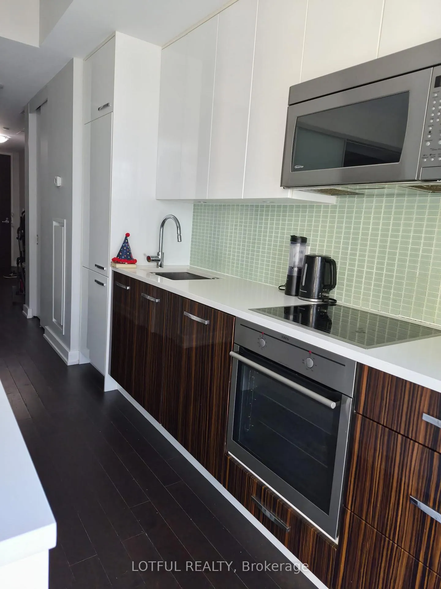 Photo 7 of Unit 403, 111 Champagne Avenue S, Ottawa, West Centre Town — HOMEH