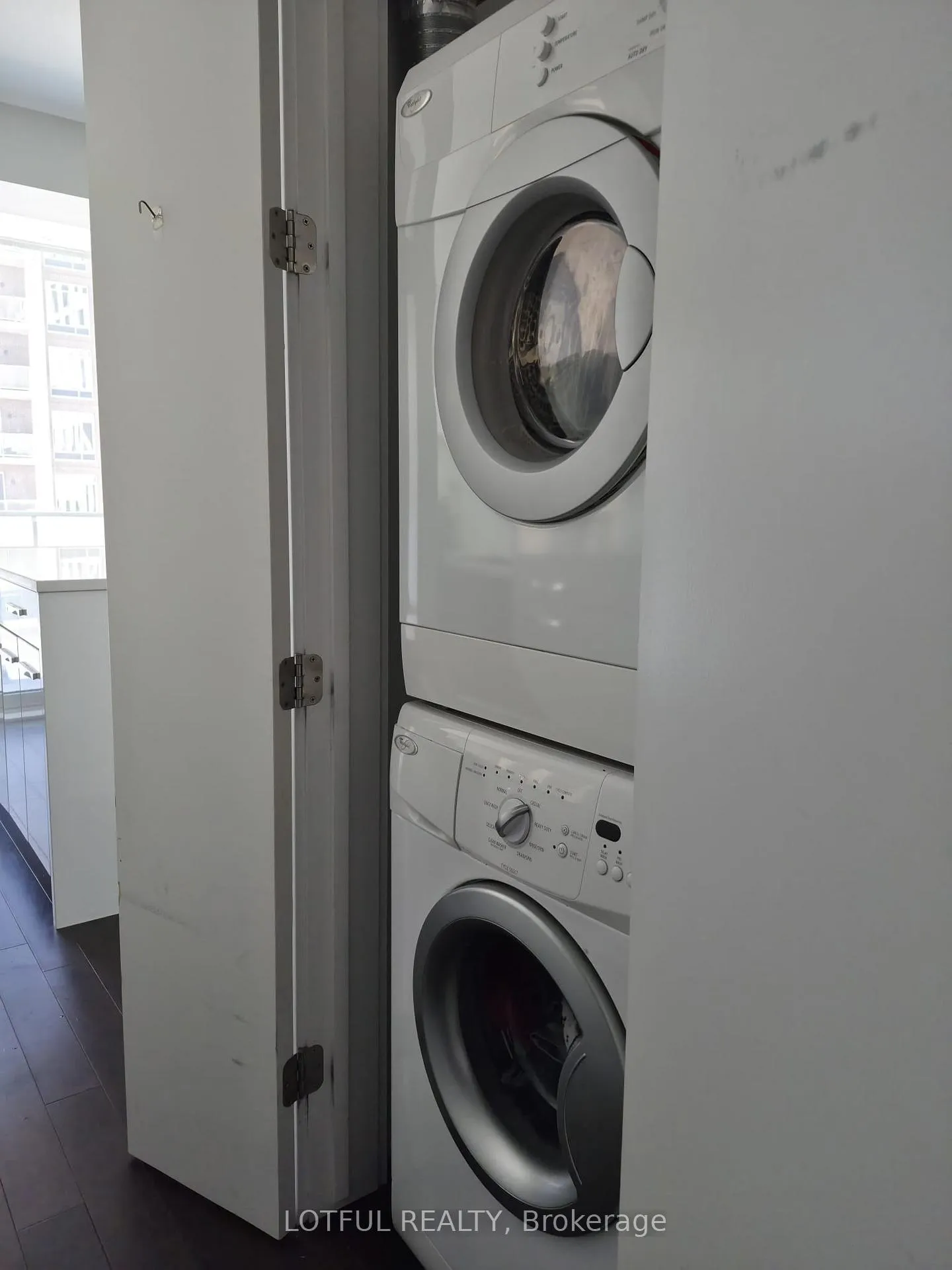 Photo 11 of Unit 403, 111 Champagne Avenue S, Ottawa, West Centre Town — HOMEH