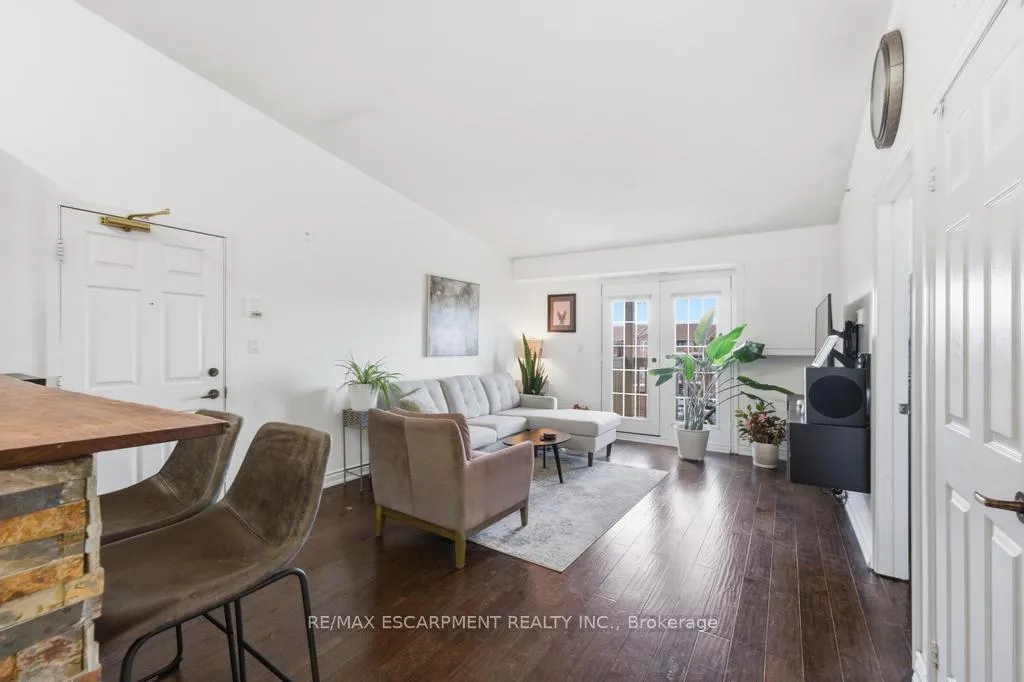 Photo 2 of Unit 410, 4013 Kilmer Drive, Burlington, Tansley — HOMEH