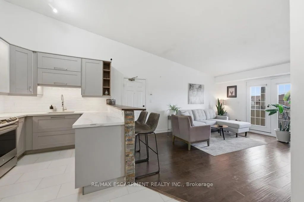 Photo 7 of Unit 410, 4013 Kilmer Drive, Burlington, Tansley — HOMEH