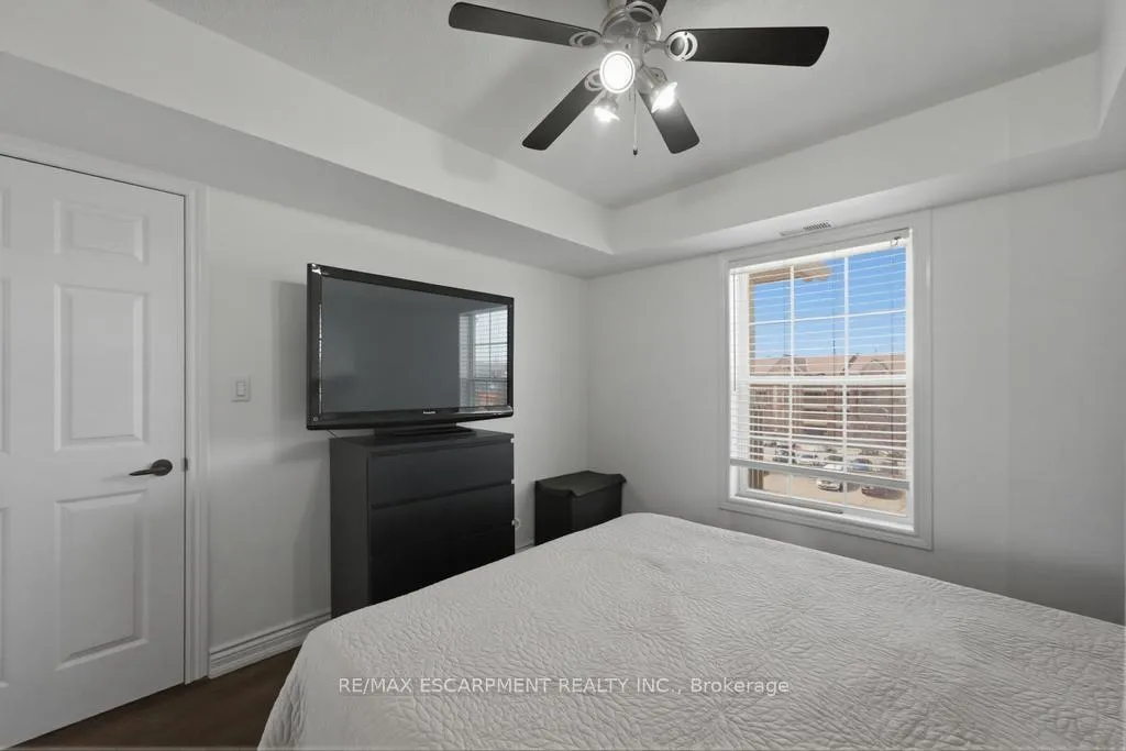 Photo 10 of Unit 410, 4013 Kilmer Drive, Burlington, Tansley — HOMEH