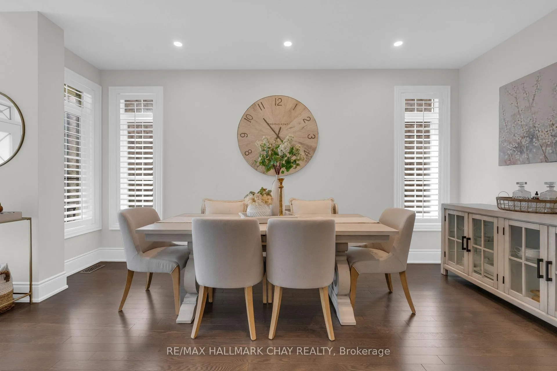 Photo 5 of 20 Westminster Circle, Barrie, Innis-Shore — HOMEH