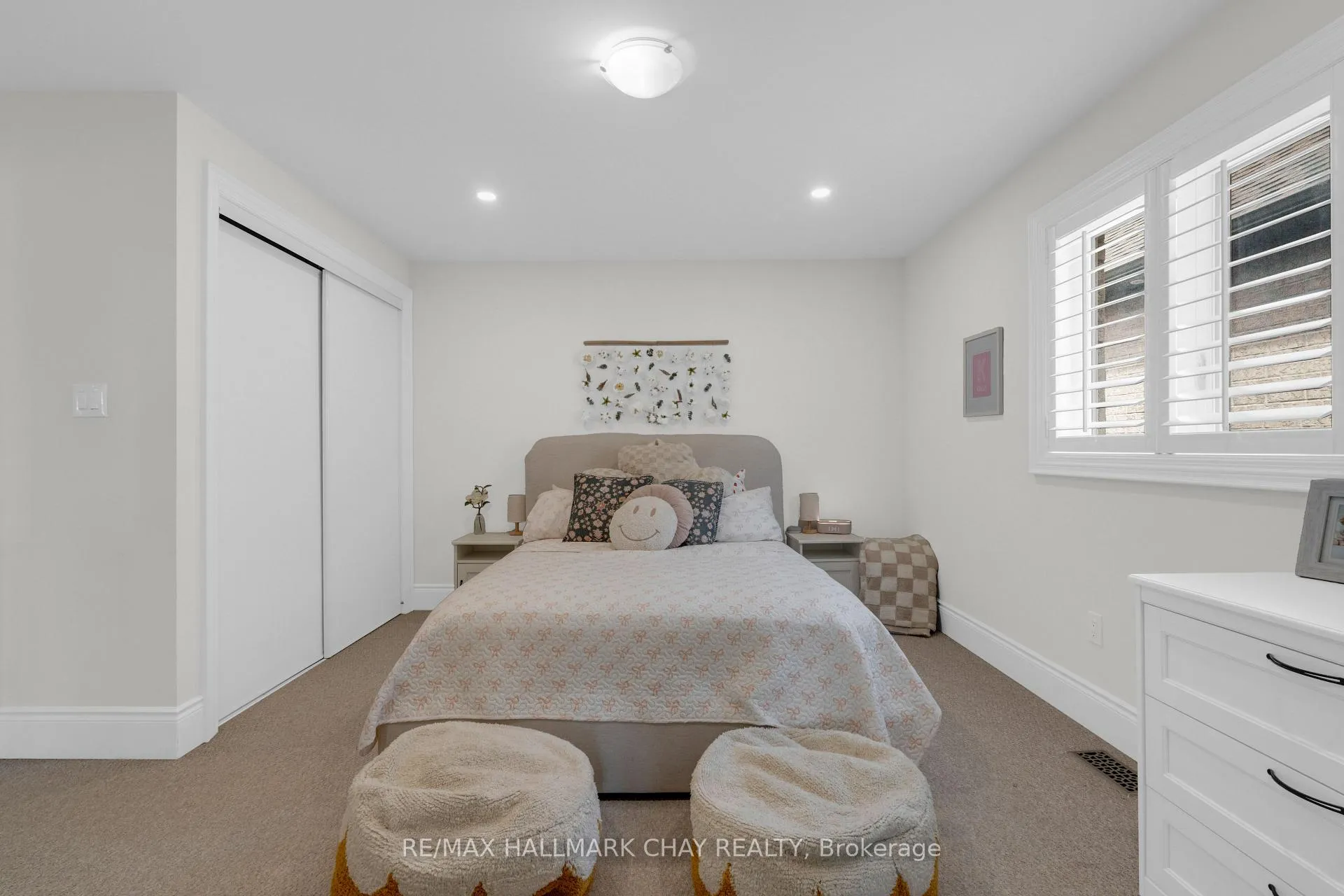 Photo 21 of 20 Westminster Circle, Barrie, Innis-Shore — HOMEH
