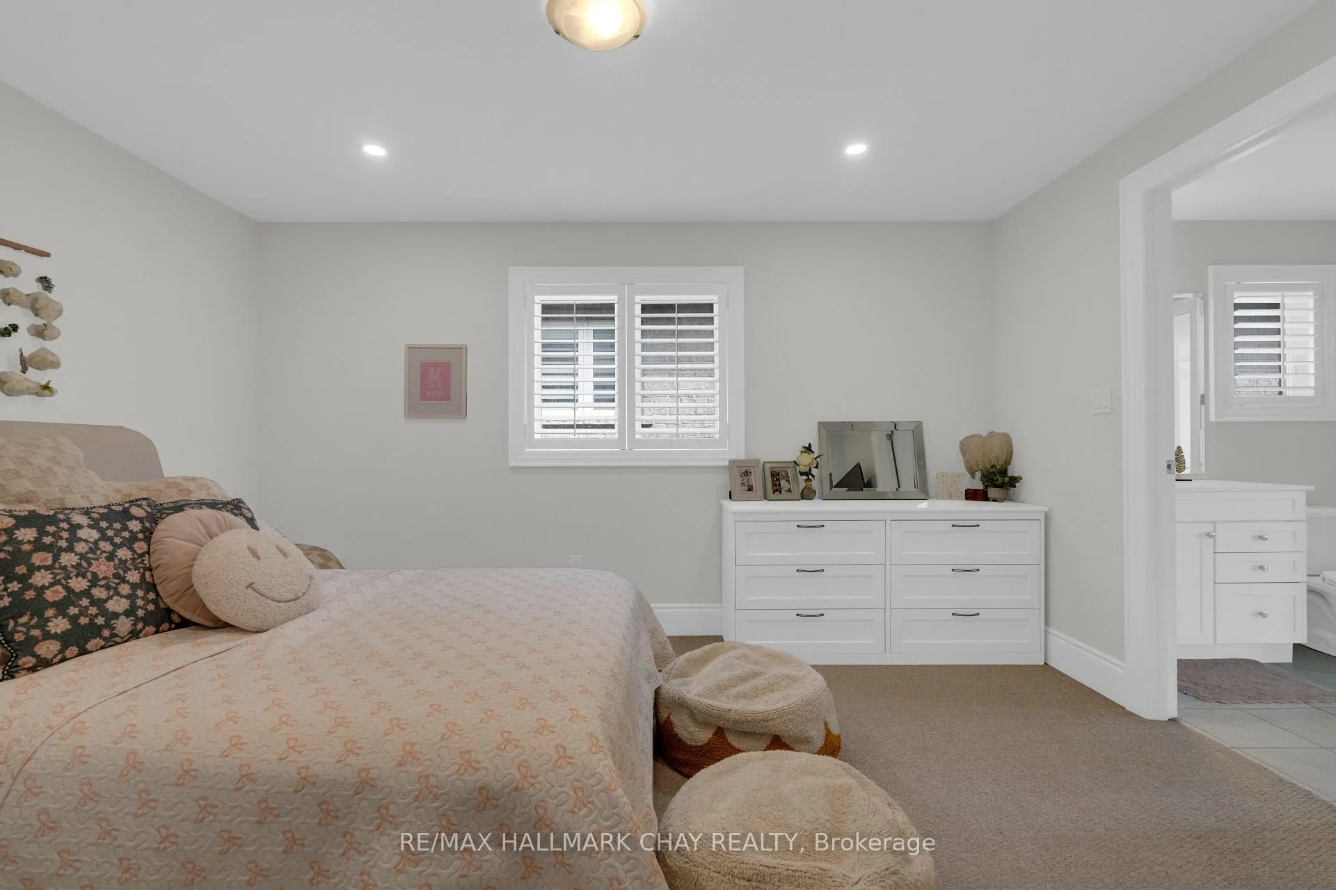 Photo 22 of 20 Westminster Circle, Barrie, Innis-Shore — HOMEH