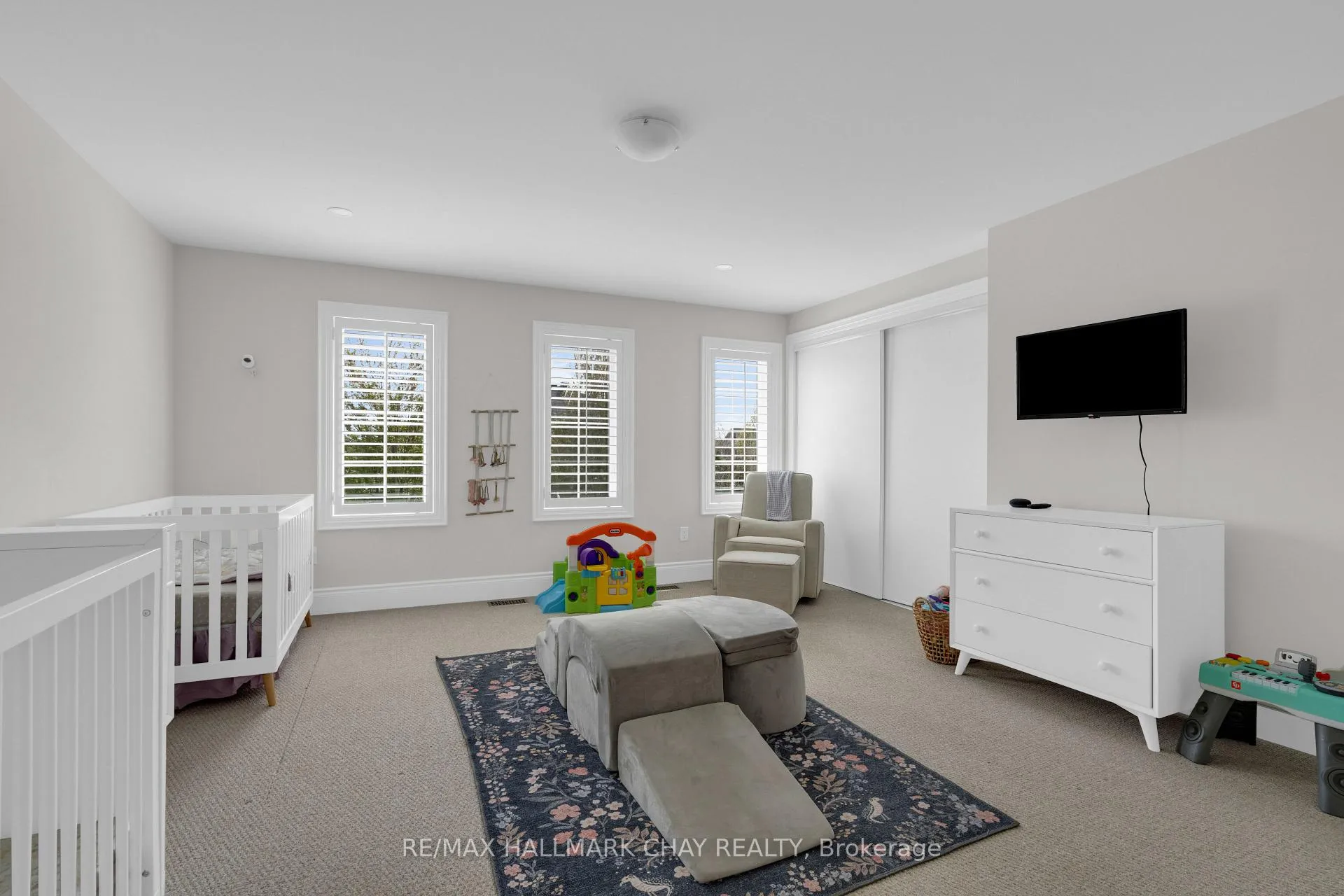 Photo 24 of 20 Westminster Circle, Barrie, Innis-Shore — HOMEH