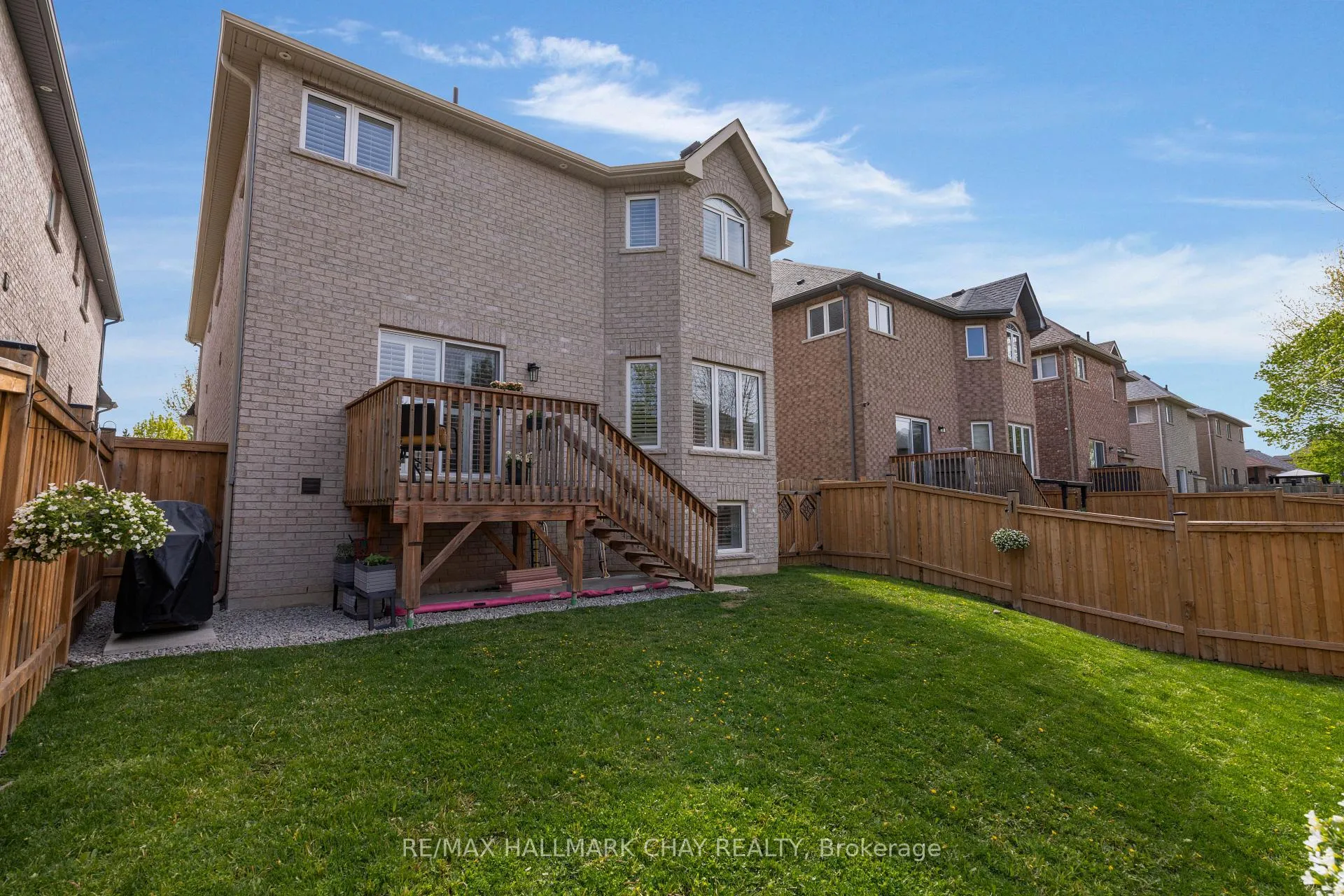 Photo 35 of 20 Westminster Circle, Barrie, Innis-Shore — HOMEH
