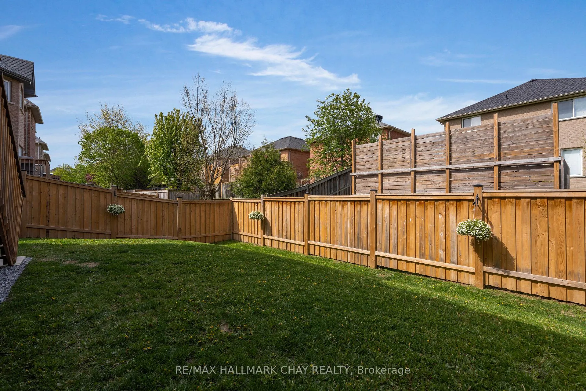 Photo 36 of 20 Westminster Circle, Barrie, Innis-Shore — HOMEH