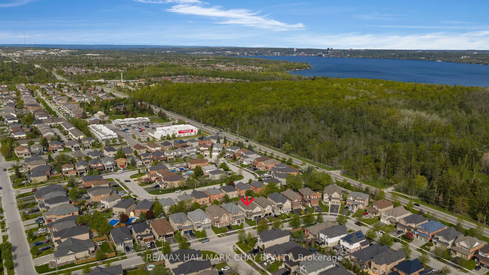 Photo 39 of 20 Westminster Circle, Barrie, Innis-Shore — HOMEH