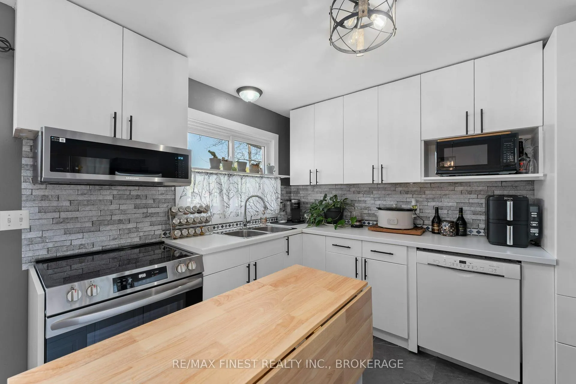 Photo 13 of Unit 24, 30 Addington Street, Loyalist, Amherstview — HOMEH