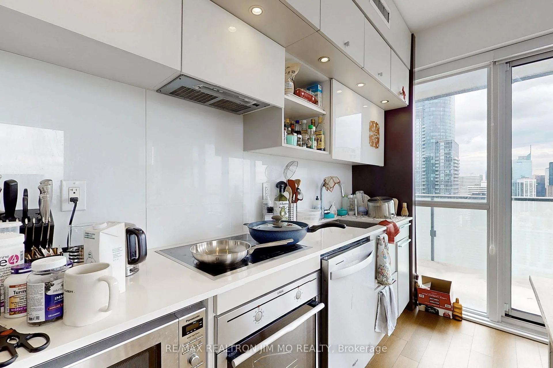 Photo 9 of Unit 3503, 15 Grenville Street, Toronto, Bay Street Corridor — HOMEH