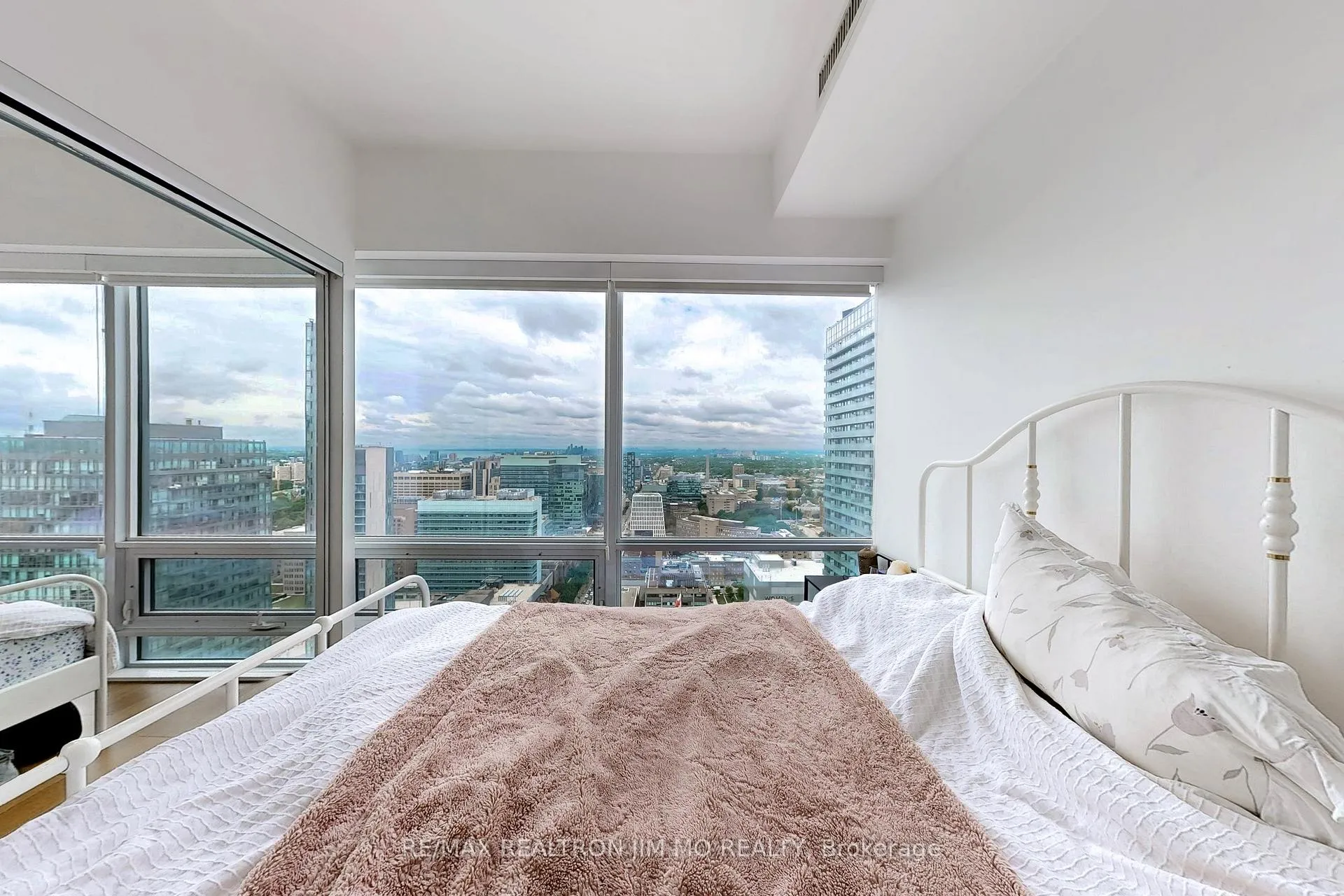 Photo 22 of Unit 3503, 15 Grenville Street, Toronto, Bay Street Corridor — HOMEH