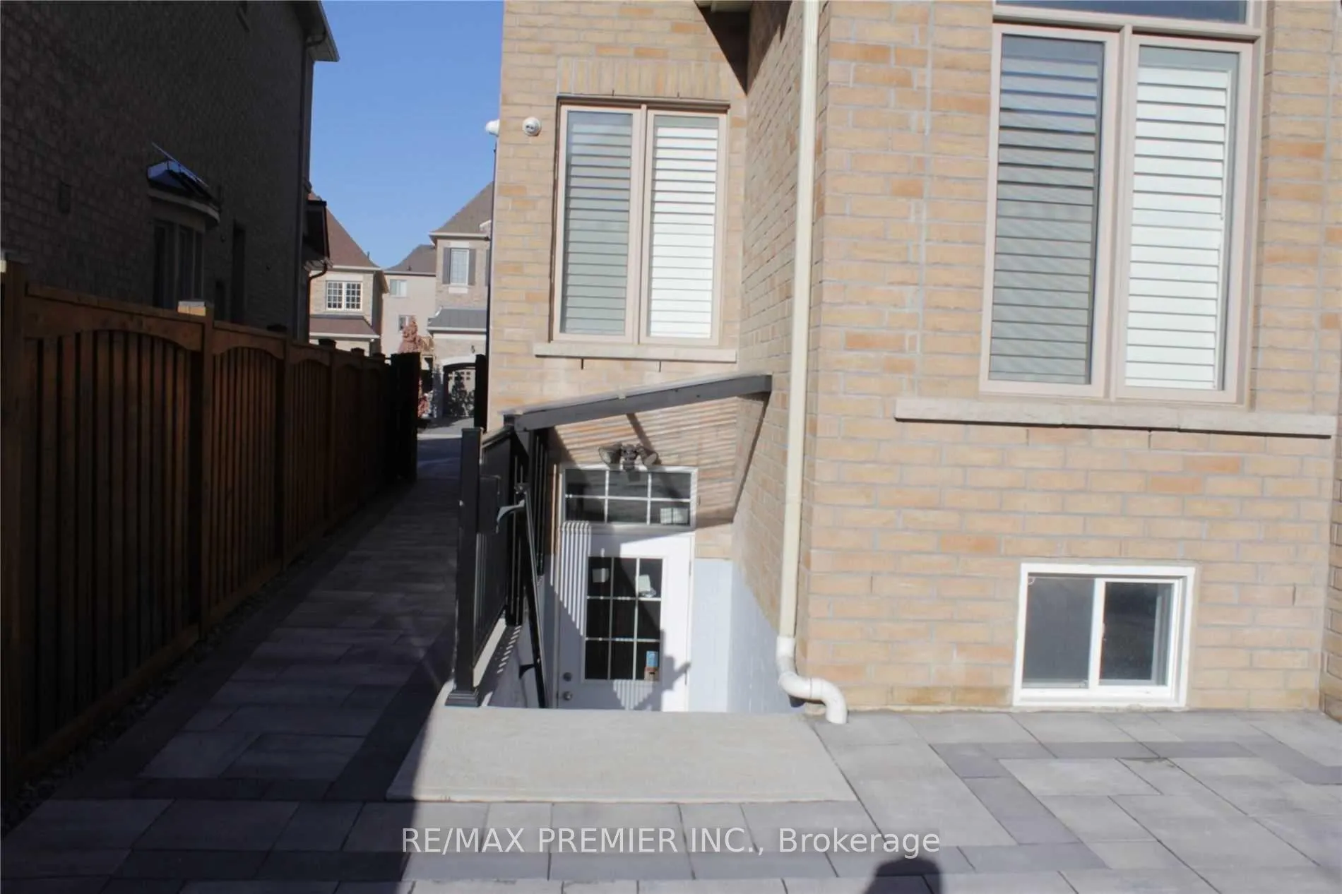 Photo 6 of Unit Bsmt, 122 Garyscholl Road, Vaughan, Vellore Village — HOMEH