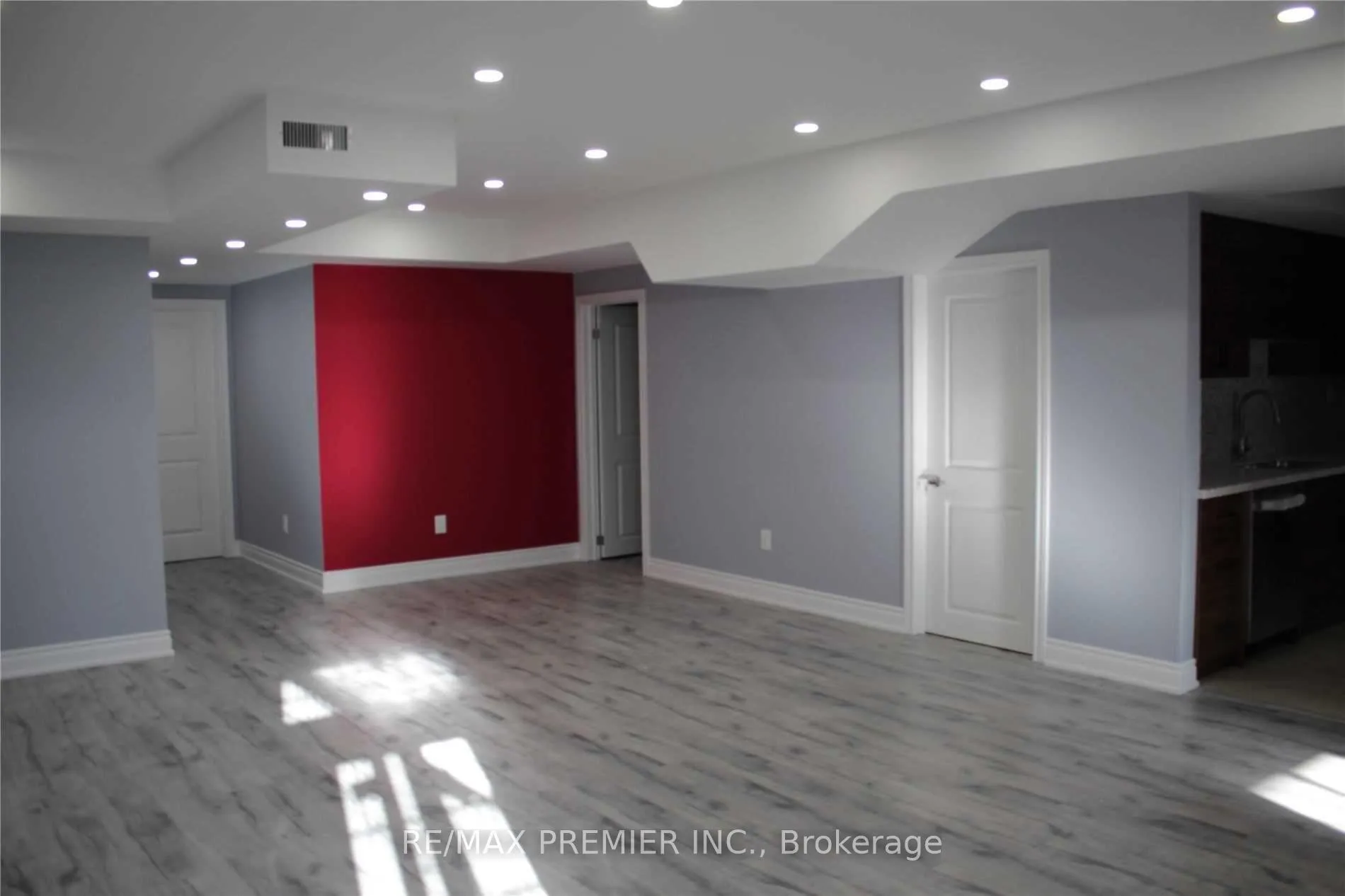 Photo 10 of Unit Bsmt, 122 Garyscholl Road, Vaughan, Vellore Village — HOMEH