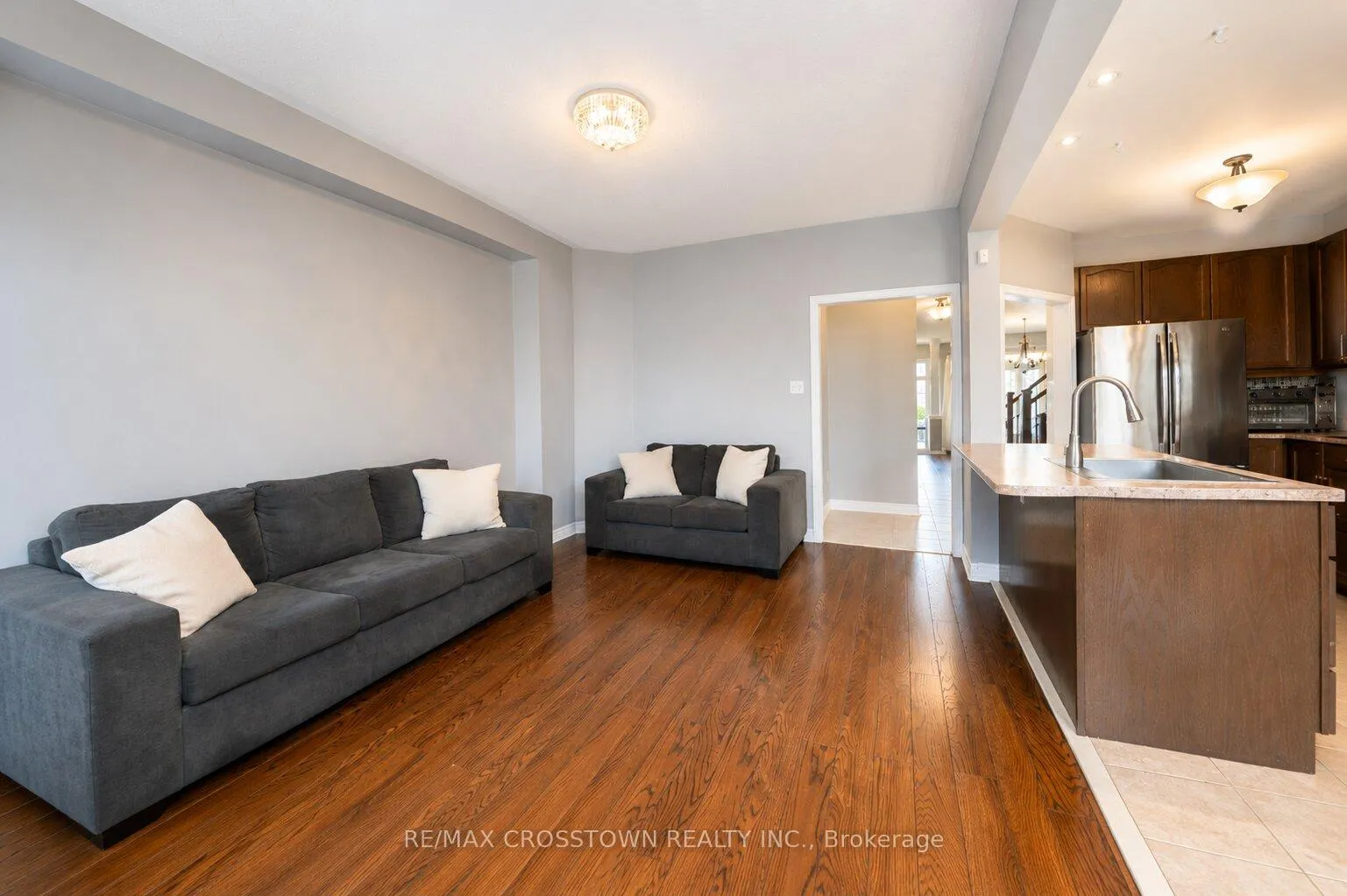 Photo 7 of 11 Lundigan Drive, Georgina, Keswick South — HOMEH