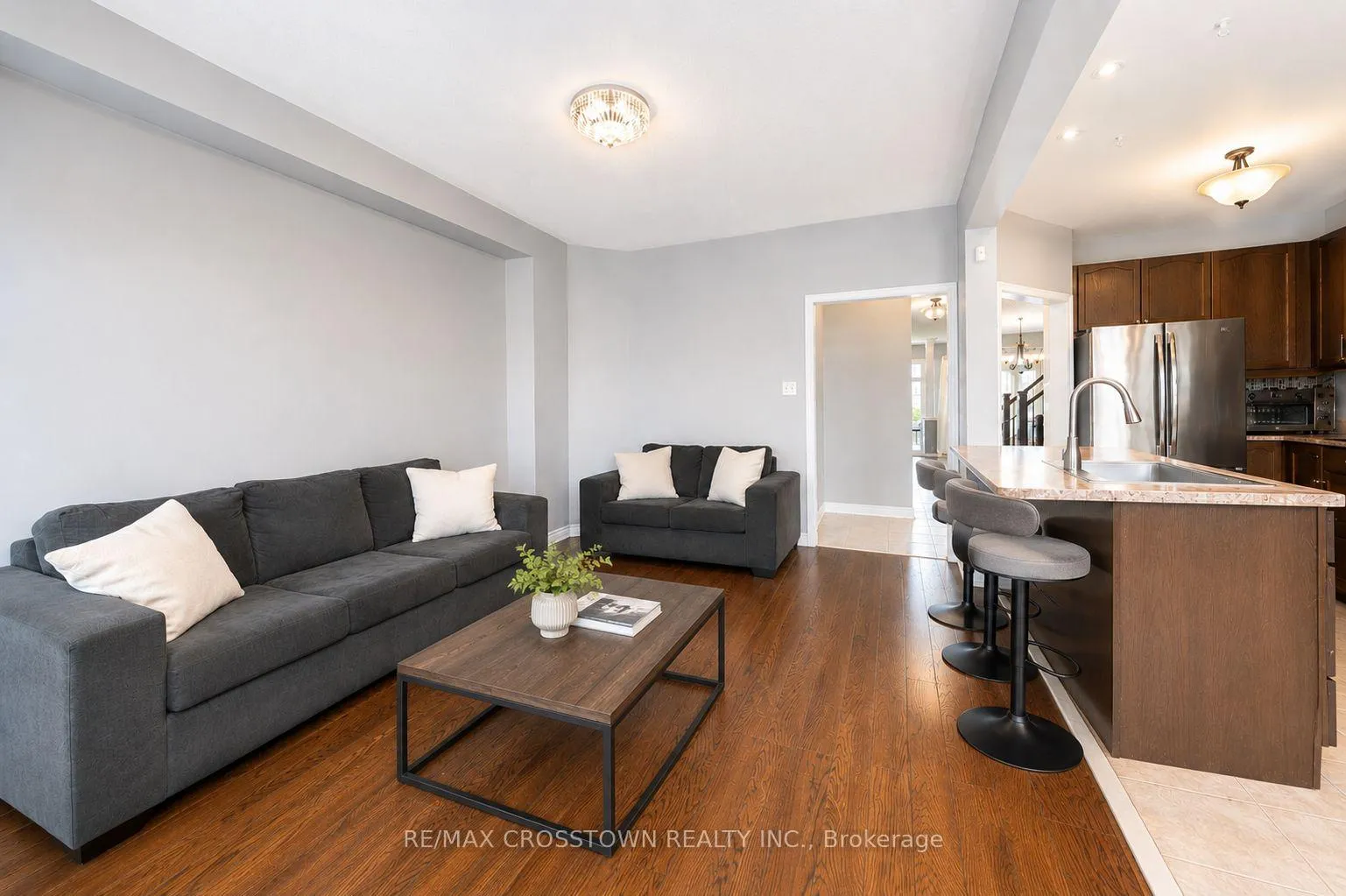 Photo 8 of 11 Lundigan Drive, Georgina, Keswick South — HOMEH