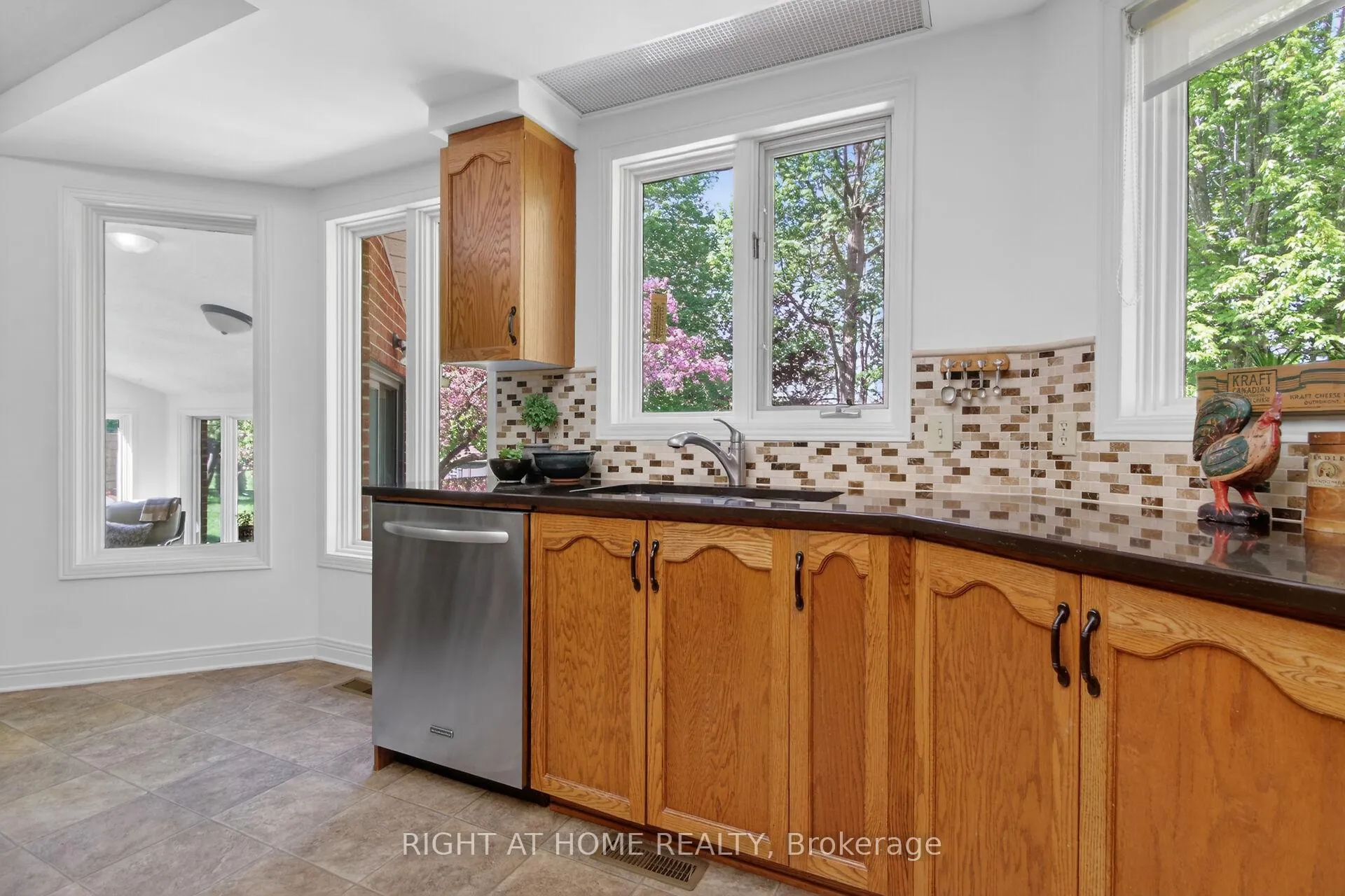 Photo 16 of 66 Beechfern Drive, Ottawa, Stittsville (Central) — HOMEH