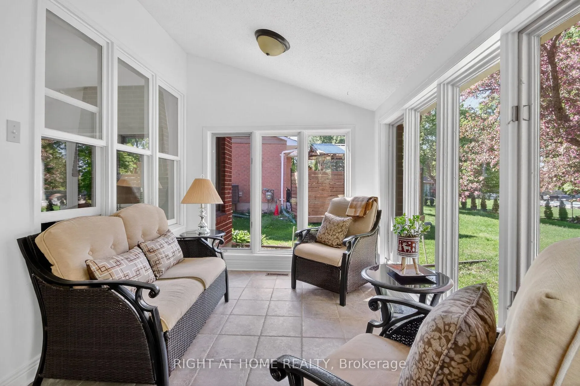 Photo 20 of 66 Beechfern Drive, Ottawa, Stittsville (Central) — HOMEH