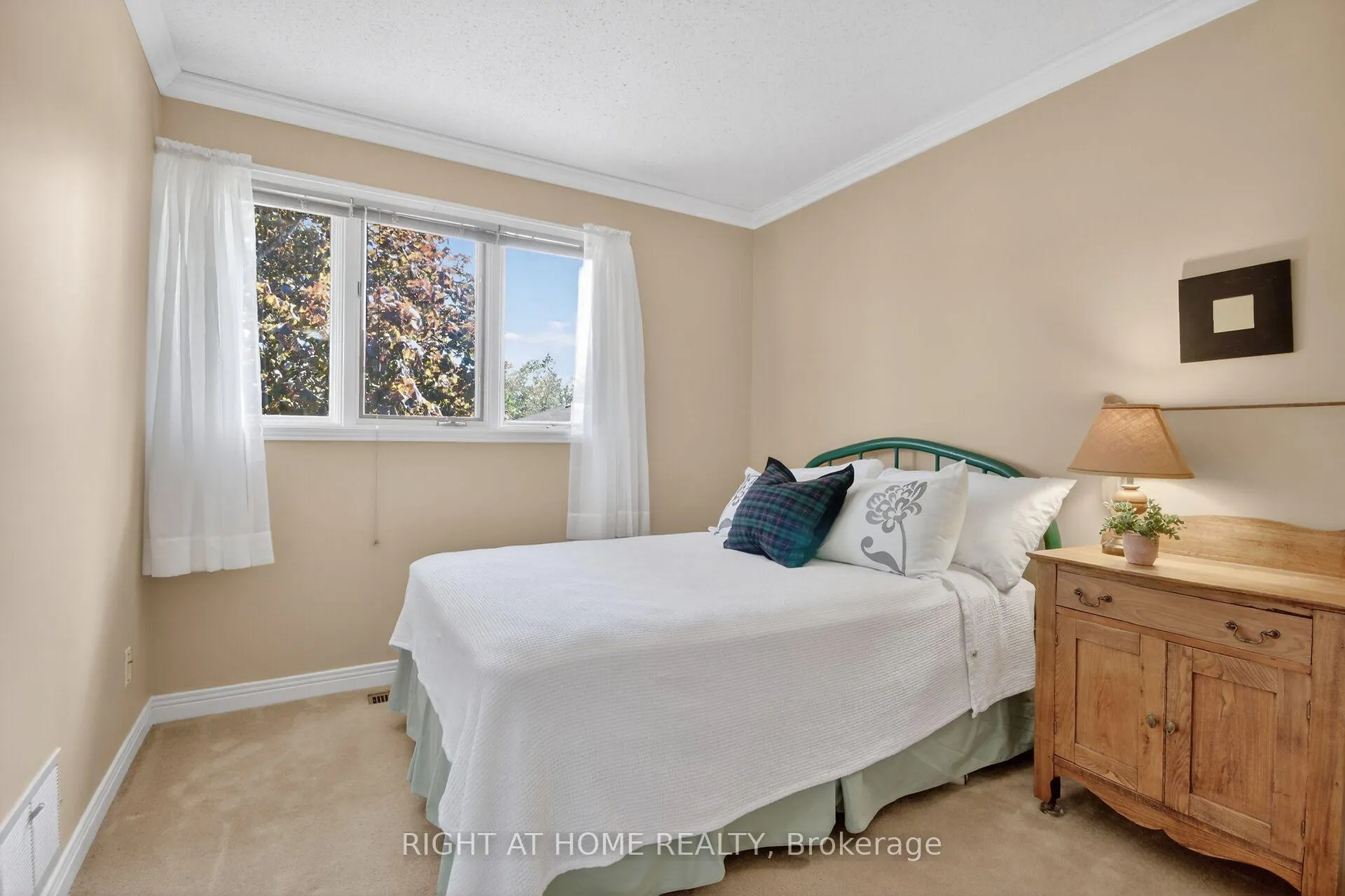 Photo 33 of 66 Beechfern Drive, Ottawa, Stittsville (Central) — HOMEH
