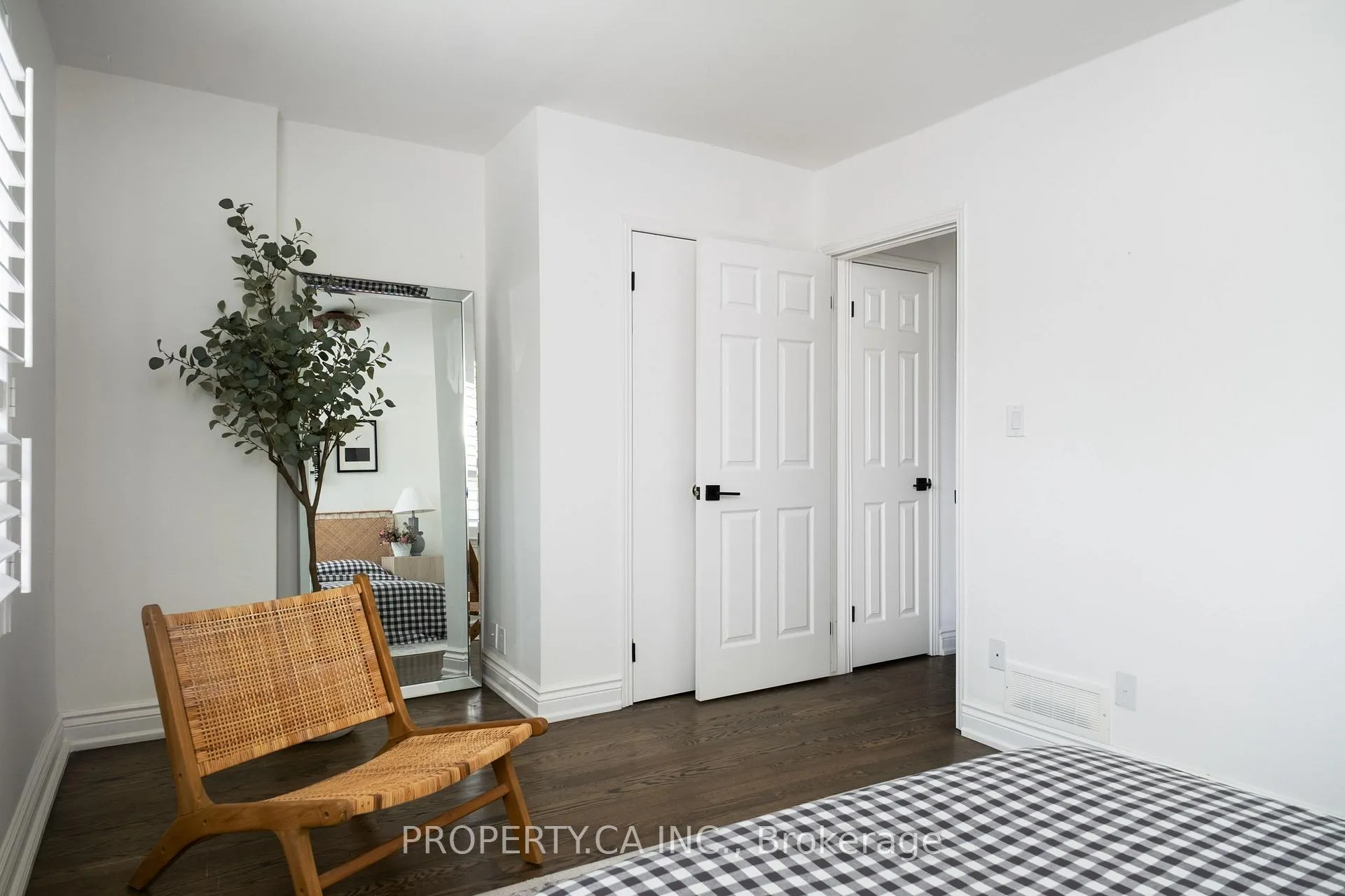 Photo 19 of 124 Milverton Boulevard, Toronto, Danforth — HOMEH