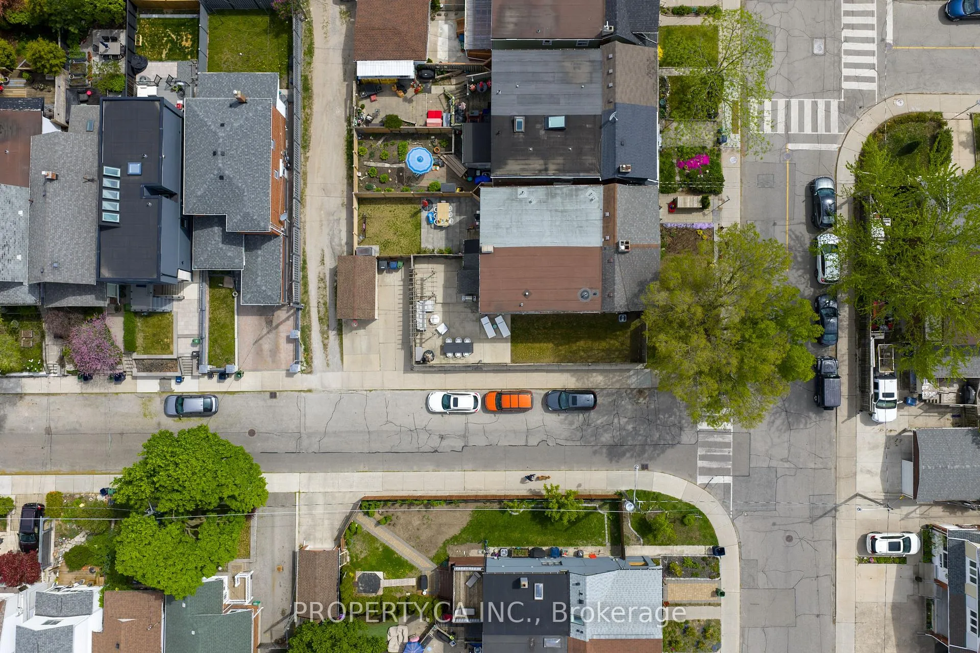 Photo 35 of 124 Milverton Boulevard, Toronto, Danforth — HOMEH