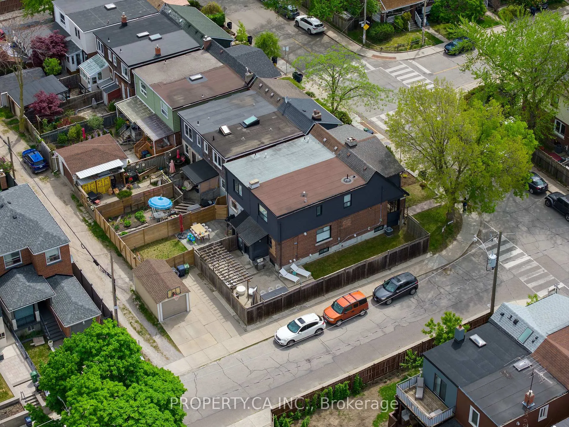 Photo 36 of 124 Milverton Boulevard, Toronto, Danforth — HOMEH