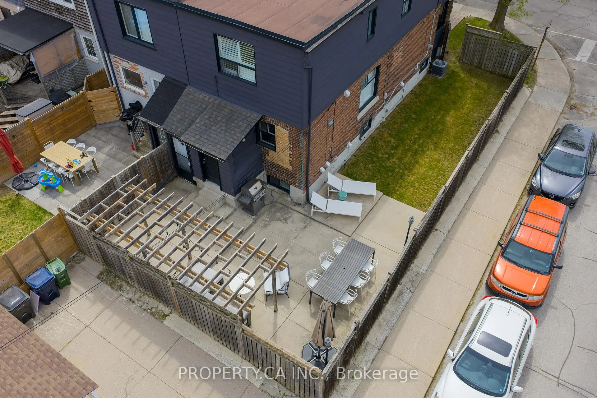 Photo 37 of 124 Milverton Boulevard, Toronto, Danforth — HOMEH