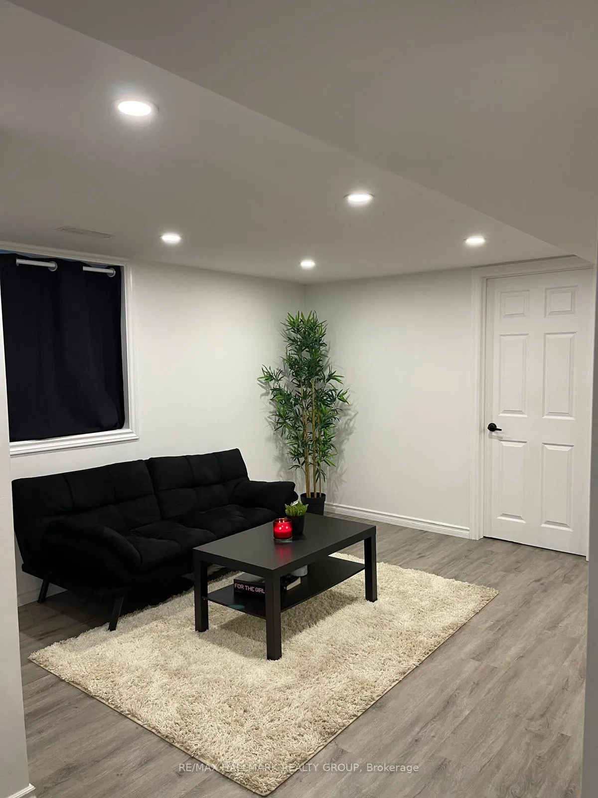 Photo 8 of Unit B, 1387 Sault Street, Ottawa, Bilberry Creek/Queenswood Heights — HOMEH
