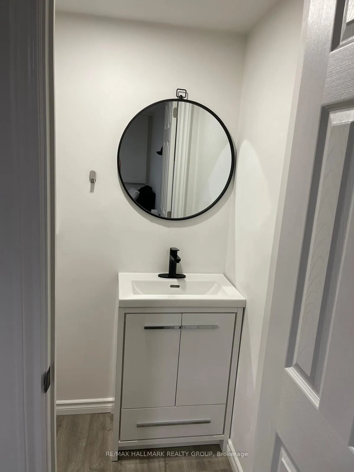 Photo 10 of Unit B, 1387 Sault Street, Ottawa, Bilberry Creek/Queenswood Heights — HOMEH