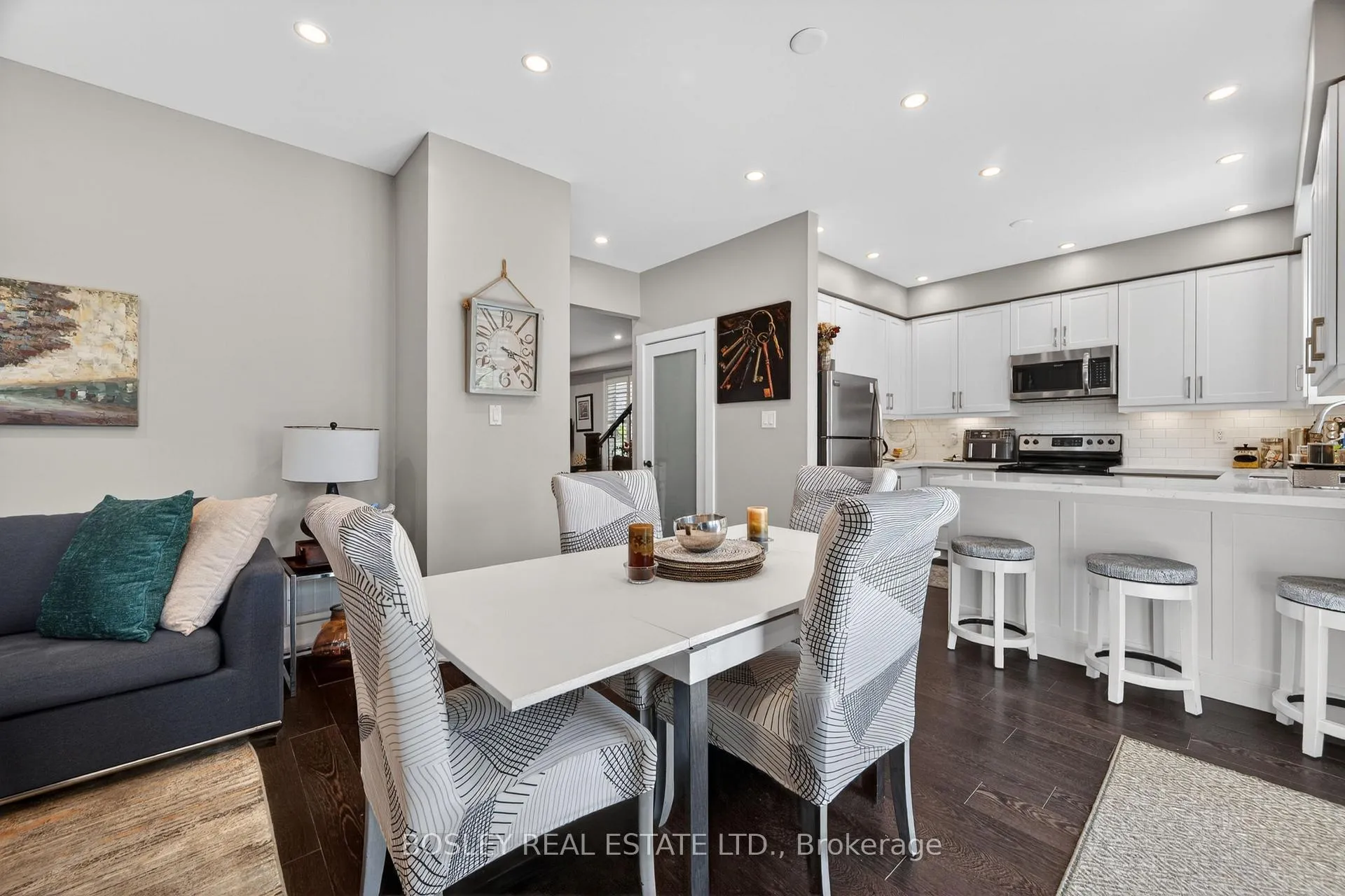Photo 9 of 2 Bettina Place, Whitby, Rolling Acres — HOMEH