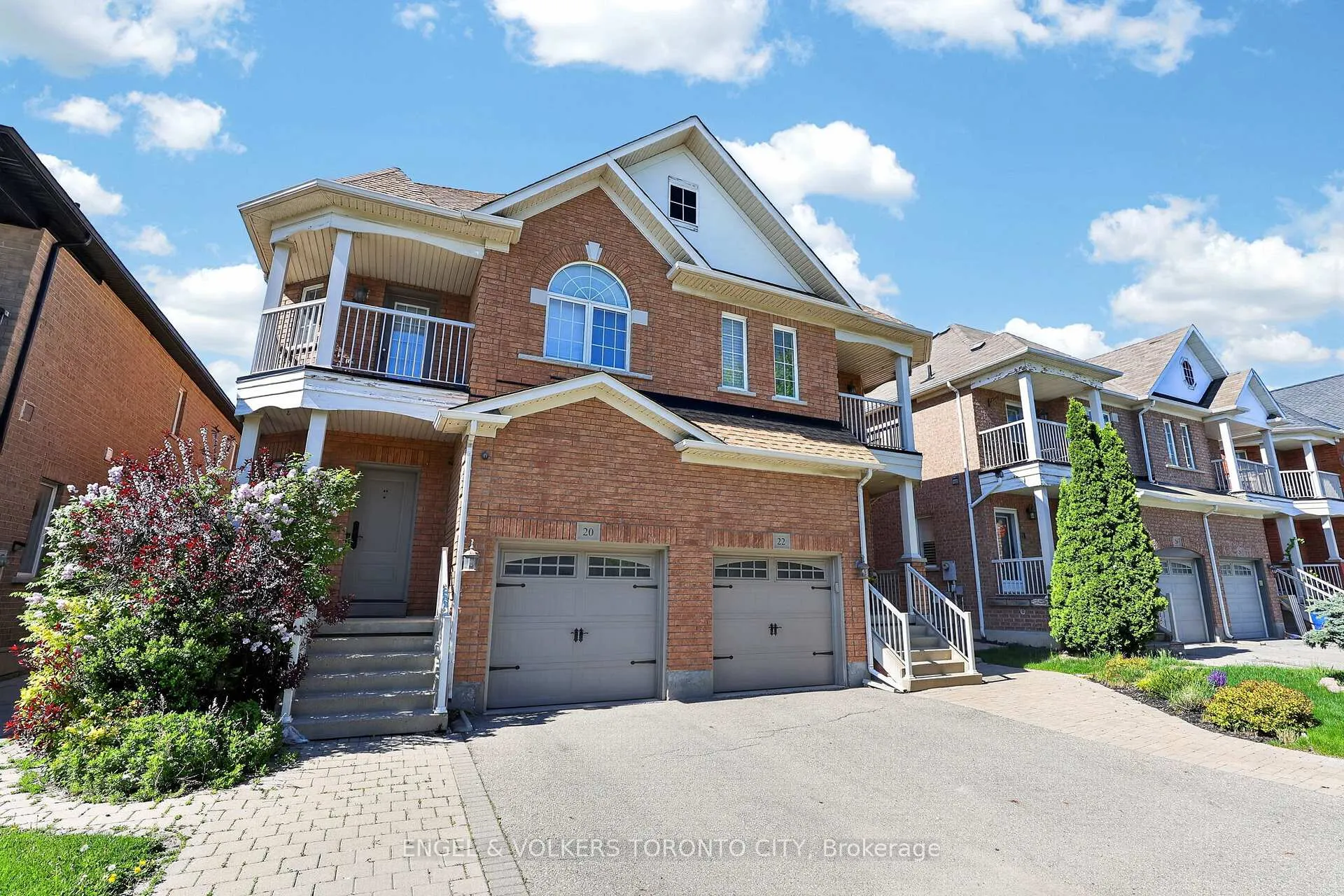 Photo 3 of 22 Ozner Crescent, Vaughan, Vellore Village — HOMEH