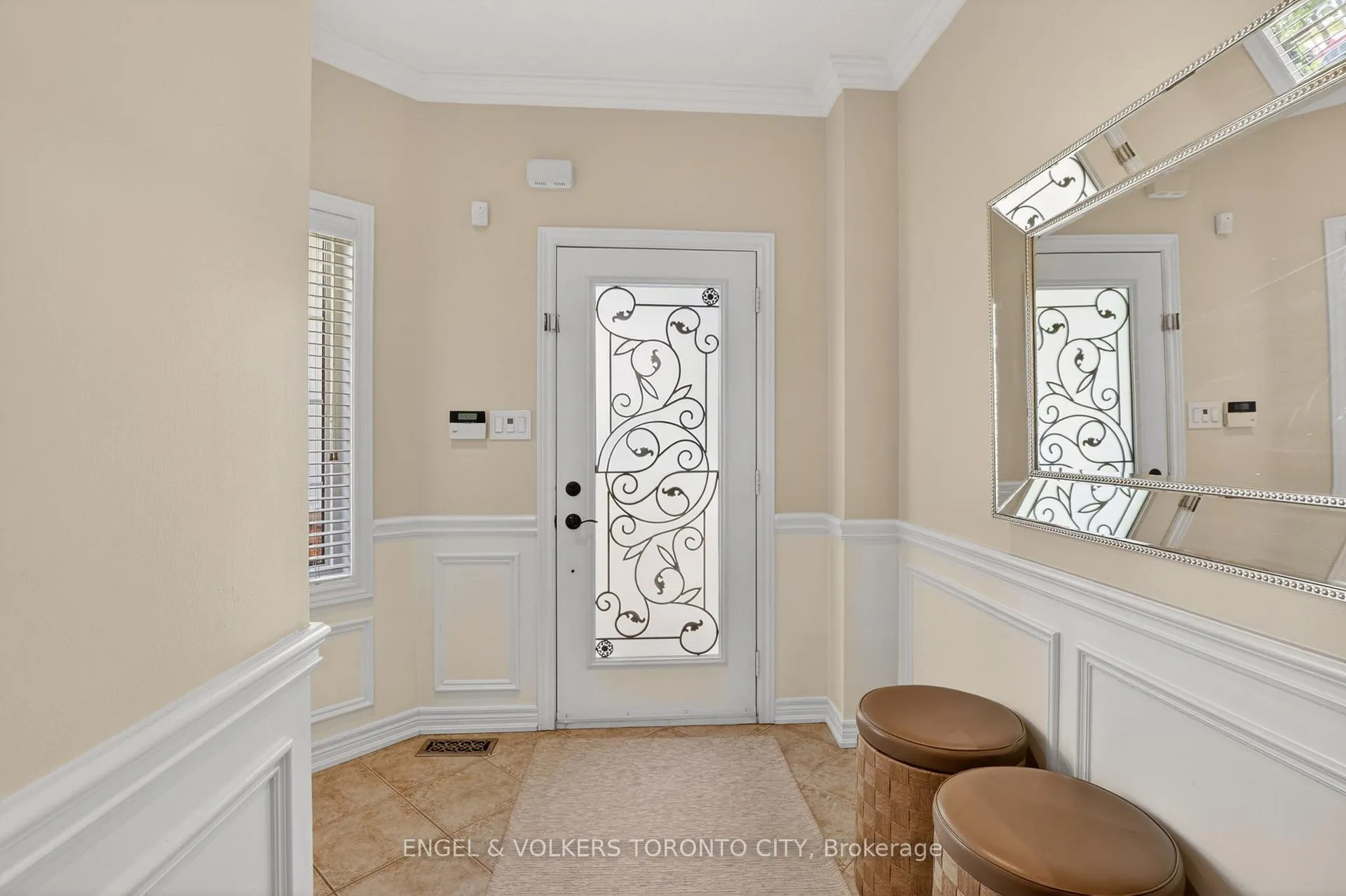 Photo 4 of 22 Ozner Crescent, Vaughan, Vellore Village — HOMEH