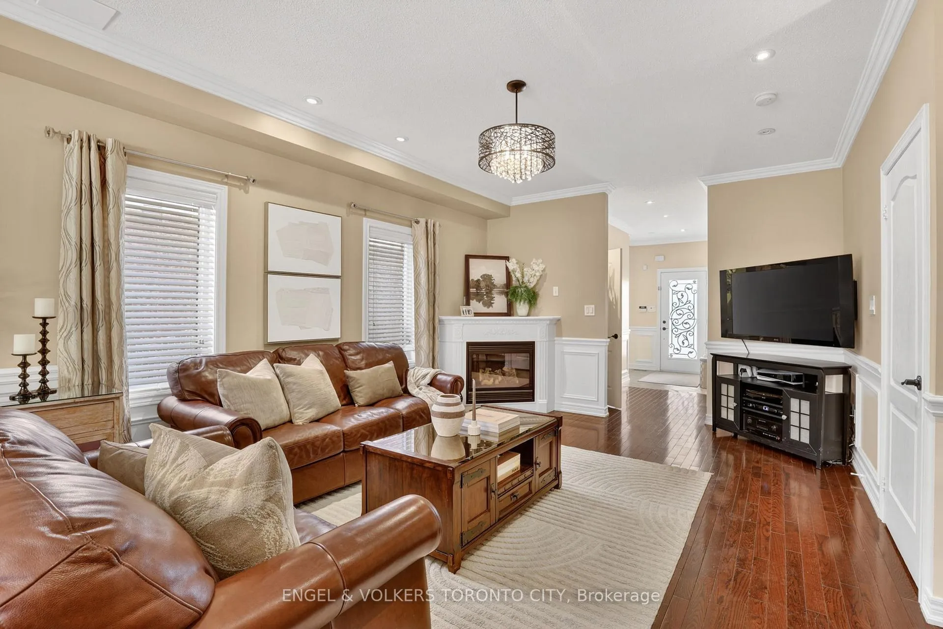Photo 7 of 22 Ozner Crescent, Vaughan, Vellore Village — HOMEH